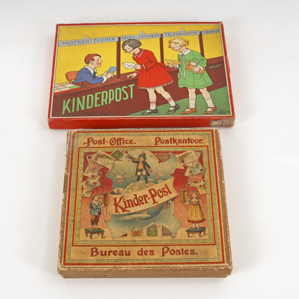 2 Spiele "Kinderpost".Um 1900 und jünger. Pappe, farbig bedruckt. 3,5 x 38 x 27 cm /5 x 30 x 30