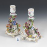 Paar Handleuchter, MEISSEN.Knaufschwerter, ab 1850-1918, 1. Wahl. Entwurf wohl um 1755/60 von