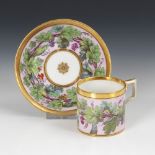 Empire-Tasse mit Weinlaubmalerei, KPM BERLIN.Zeptermarke und blaue Malermarke, 1803-1813. Polychrome