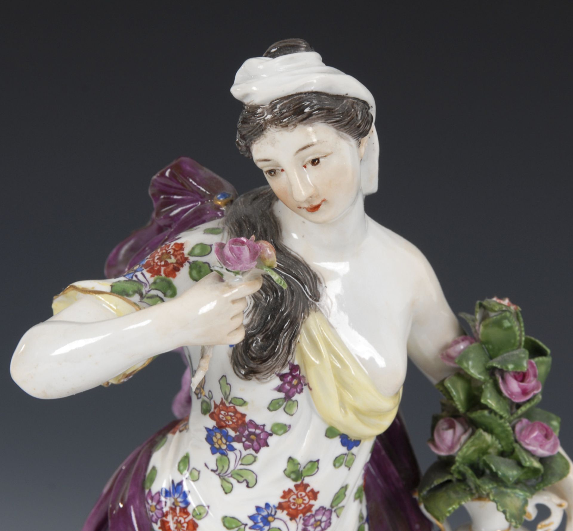 Allegorie des Geruchs, MEISSEN.Knaufschwerter, ab 1850-1918, 1 Schleifstrich. Modell-Nr. 1051, - Bild 3 aus 5