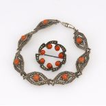 Art-déco-Armband und Brosche mit Markasiten und Korallen.835/935 Silber, Armband 20 x 1,2 cm,