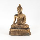 Buddha im Rattanakosin-Stil.Thailand, Kupferlegierung Vergoldet über schwarzer Schicht. H 50 cm. Auf
