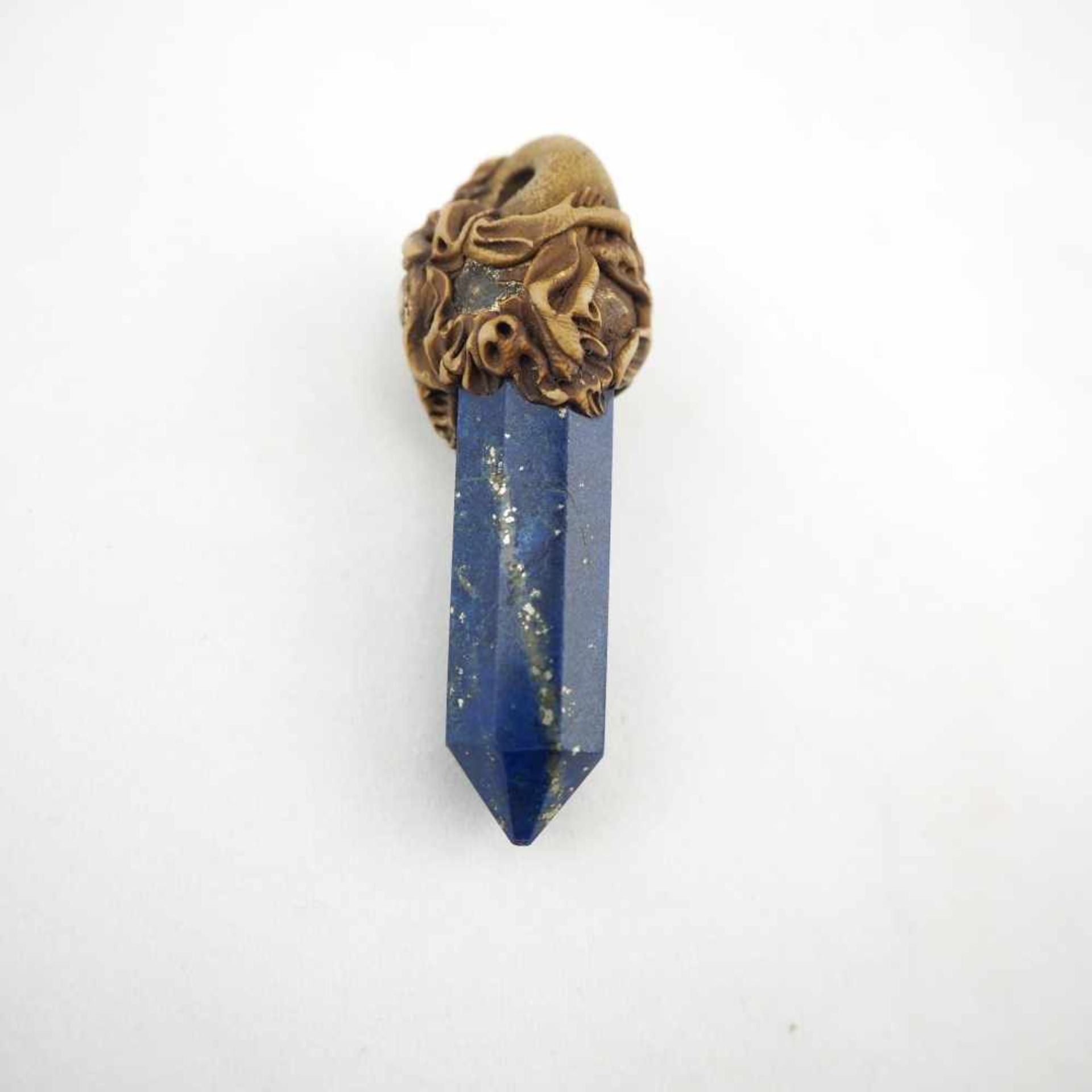 Sakrales Amulett, mit Lapislazuli und kleinem Tigerauge in Silber gefasst, aus dem tibetischen - Bild 4 aus 4