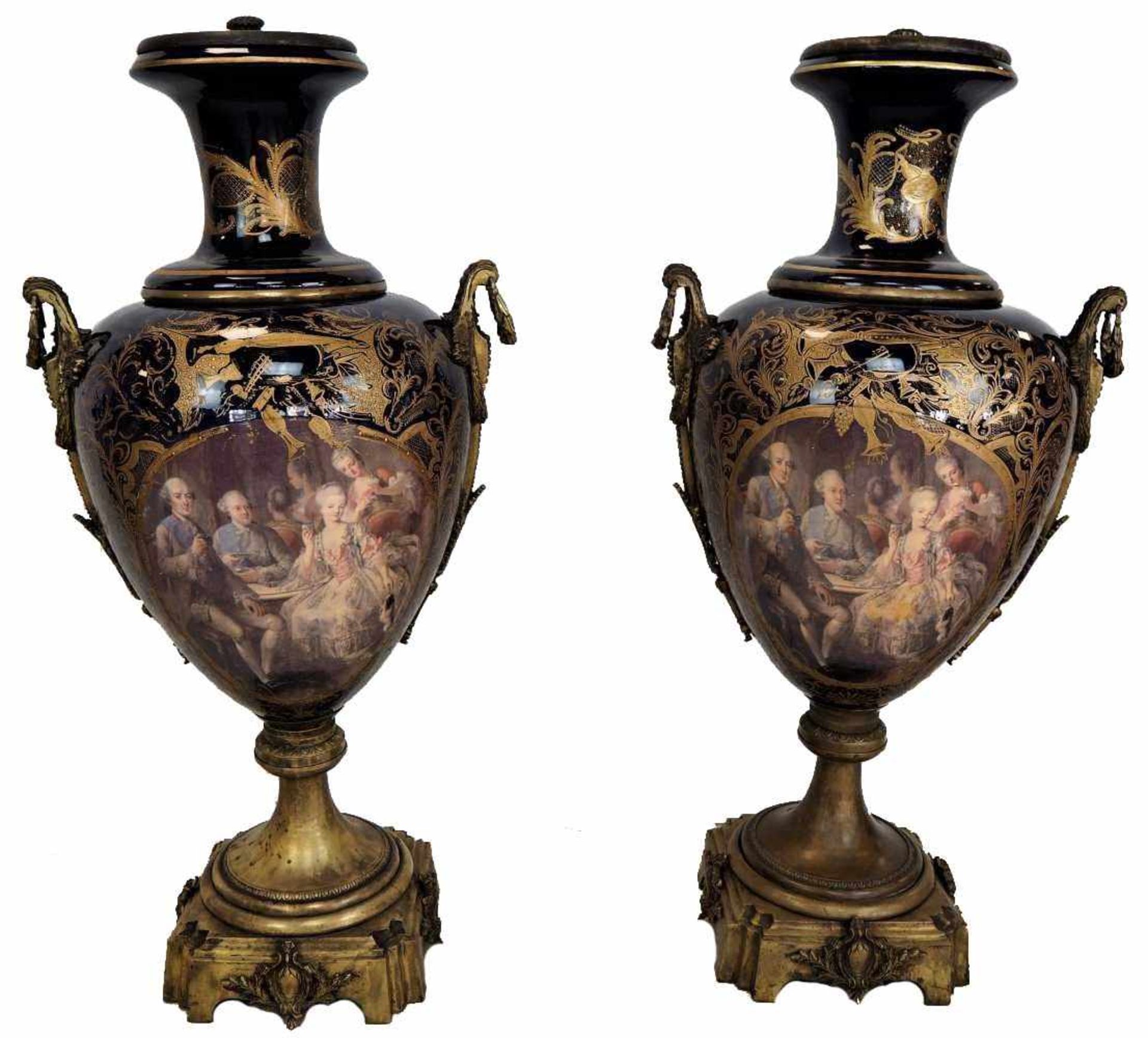 Paar große Amphoren, Bodenvasen im Sevres StilAuf schweren Bronze Sockel stehende balusterförmige
