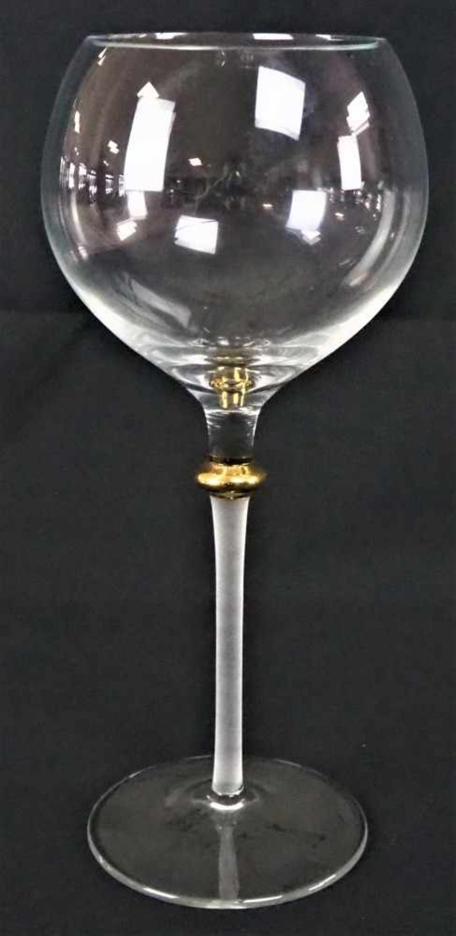 9 Weingläser mit Vergoldung9 wine glasses with gilding- - -21.01 % buyer's premium on the hammer - Image 2 of 2