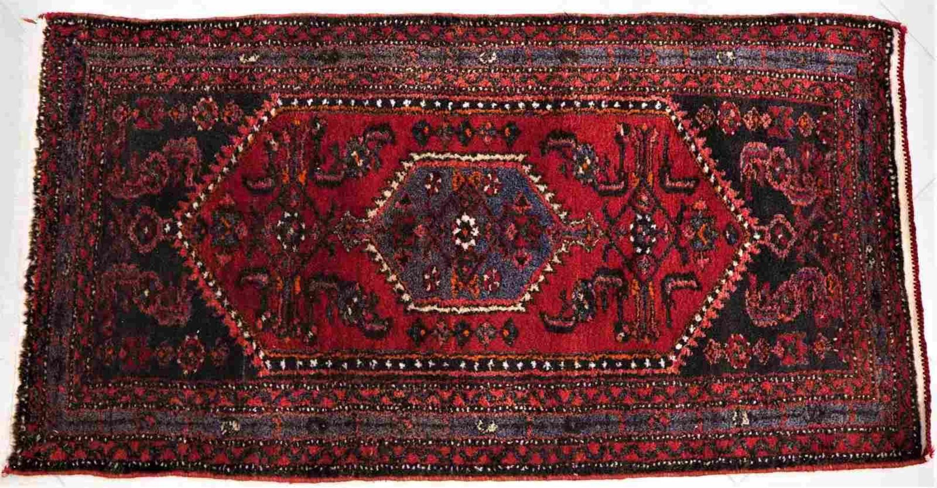 Orientteppich Iran/Persien, handgeknüpftMaße: ~ L.160cm, B.82cmOriental rug Iran / Persia, hand-