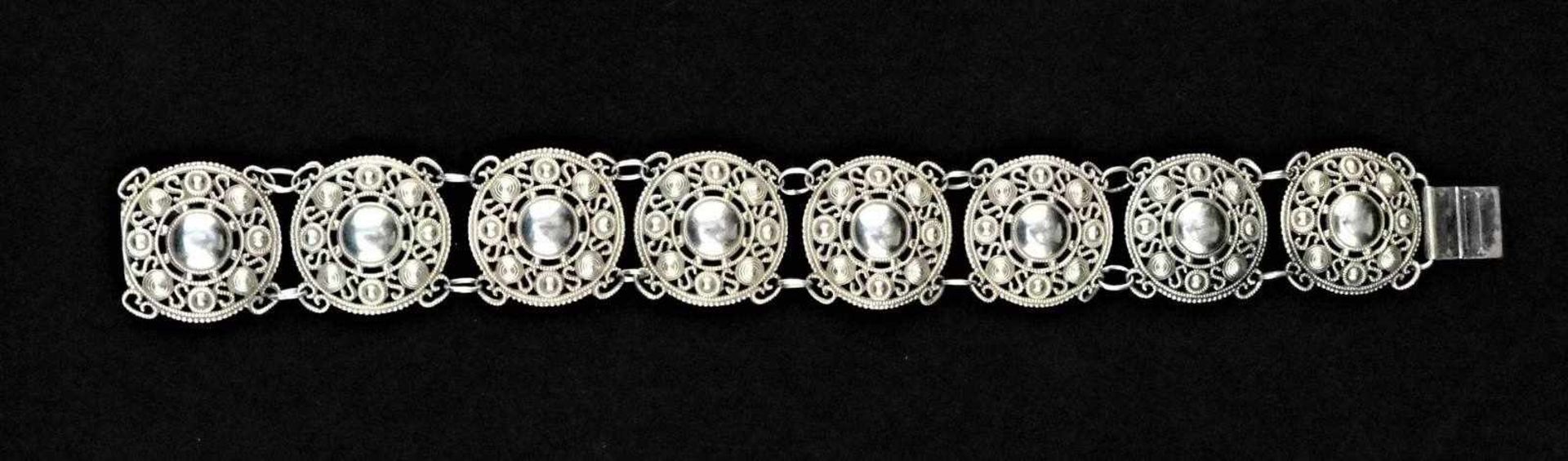 Silber ArmreifGewicht: ca.19g, Länge 19cmSilver bangleWeight: about 19g, length 19cm- - -21.01 %