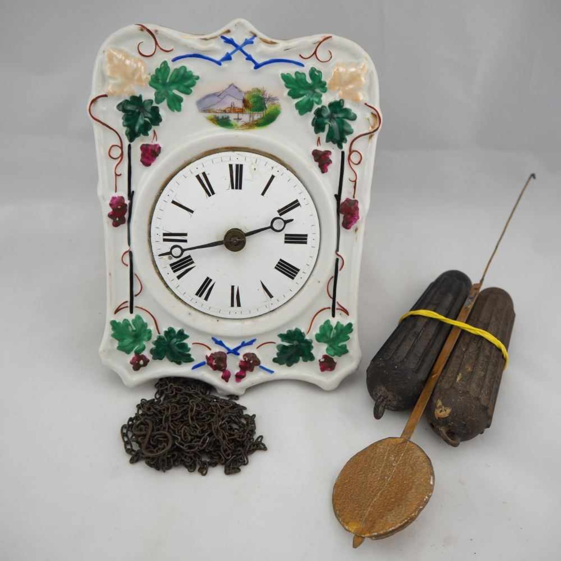 Porzellanschild Uhr, um 1900Bauernuhr mit Porzellanschild (intakt). Emaille Zifferblatt,