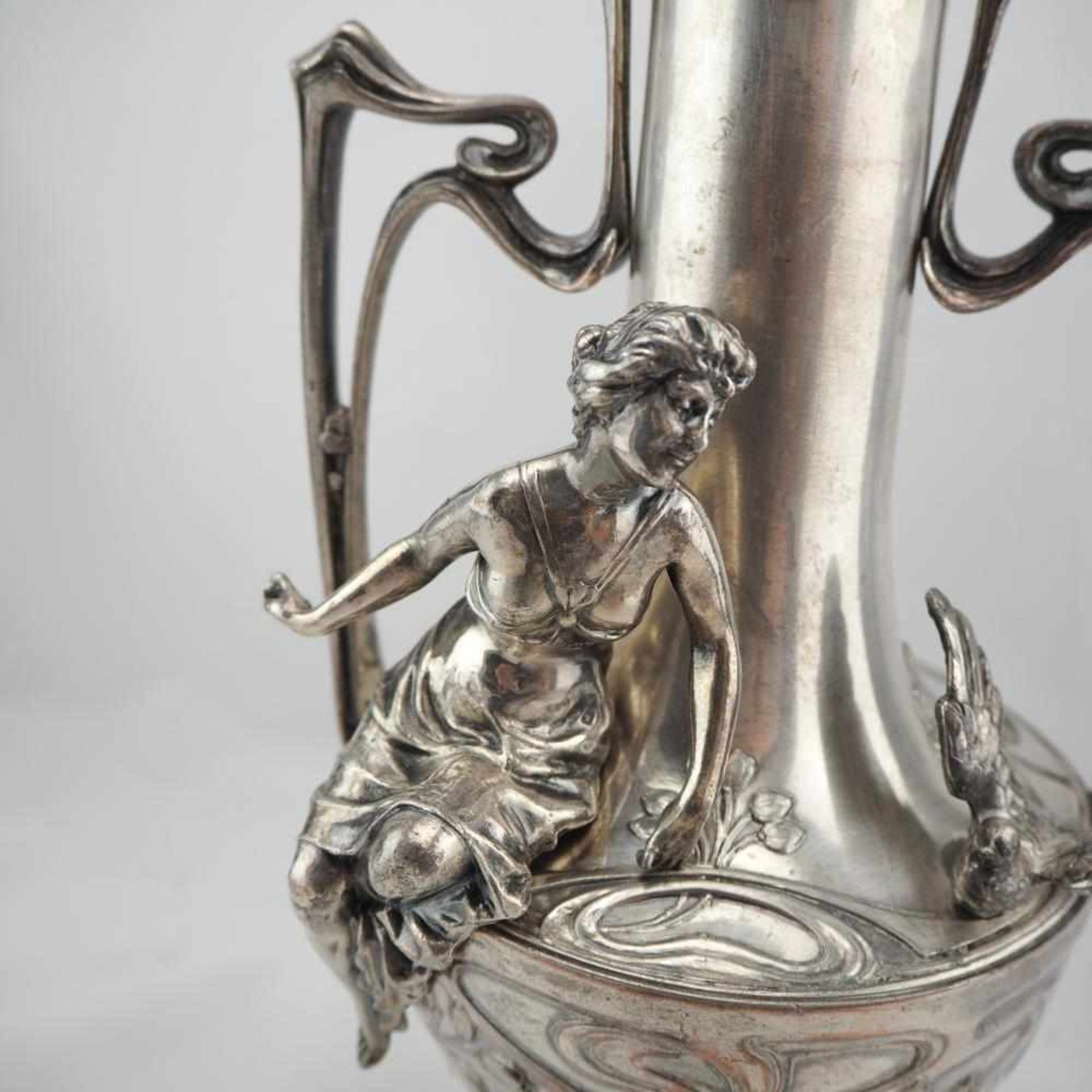 Große Jugendstil Vase, wohl Wien um 1900Außergewöhnlich aufwendig verarbeitete Jugendstil Vase aus - Bild 2 aus 4