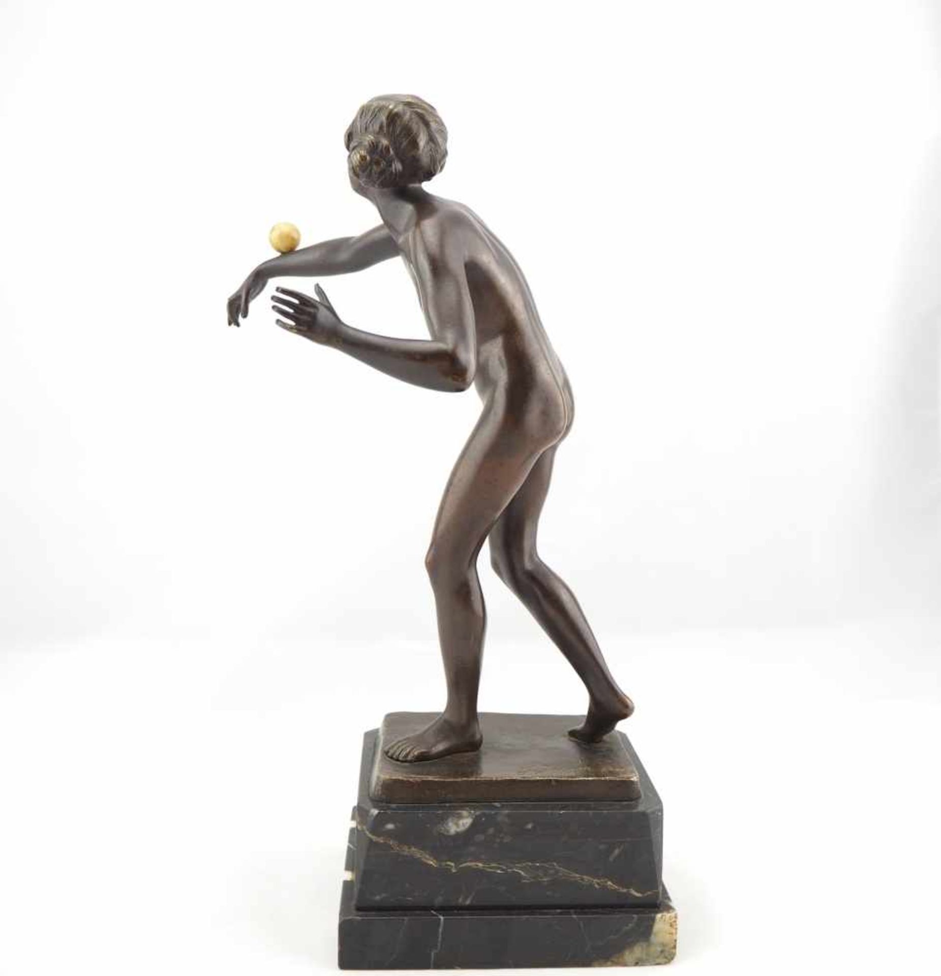 Skulptur Bronze "die Kugelspielerin" um 1900 von Gotthilf JaegerSehr gut ausgearbeitete Bronze - Image 5 of 6