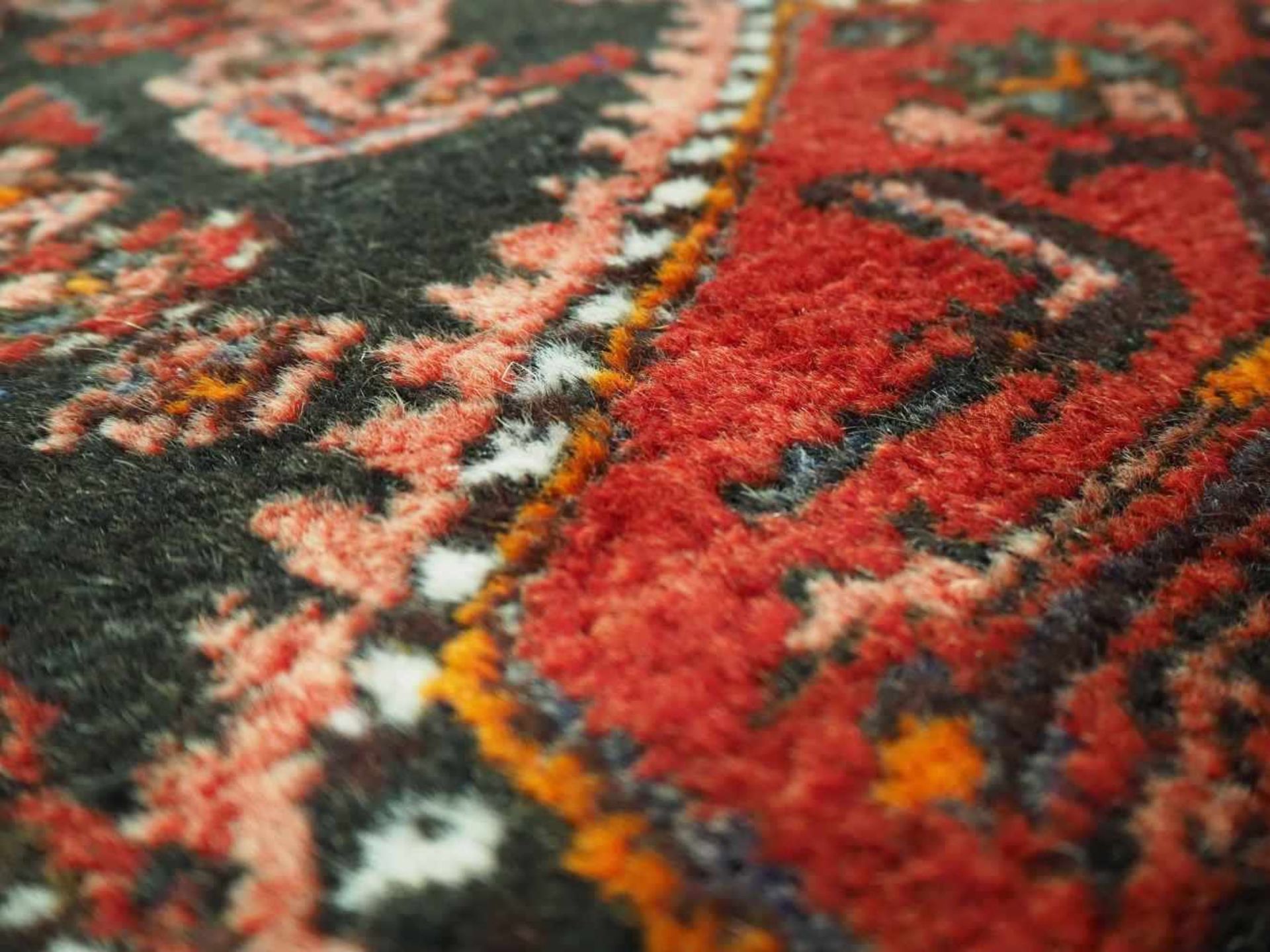 Orientteppich Iran/Persien, handgeknüpftMaße: ~ L.160cm, B.82cmOriental rug Iran / Persia, hand- - Image 2 of 2