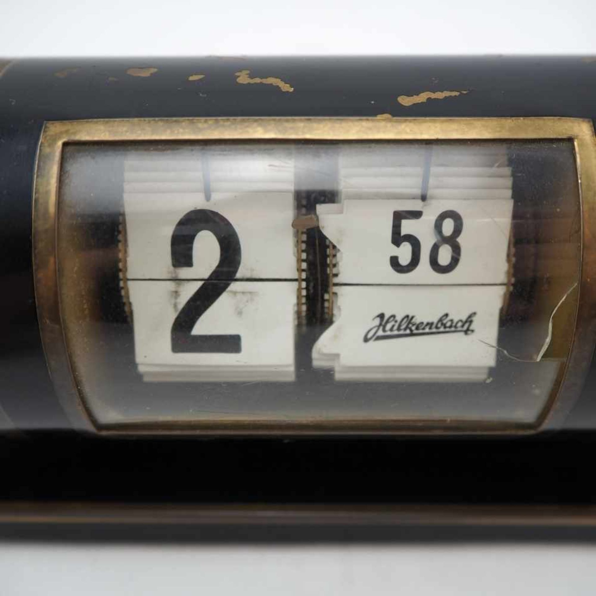 Klappzahlenuhr, 50er JahreVorgänger der Digitaluhr, um 1950. Rundes Messinggehäuse, teils geschwärzt - Bild 2 aus 2