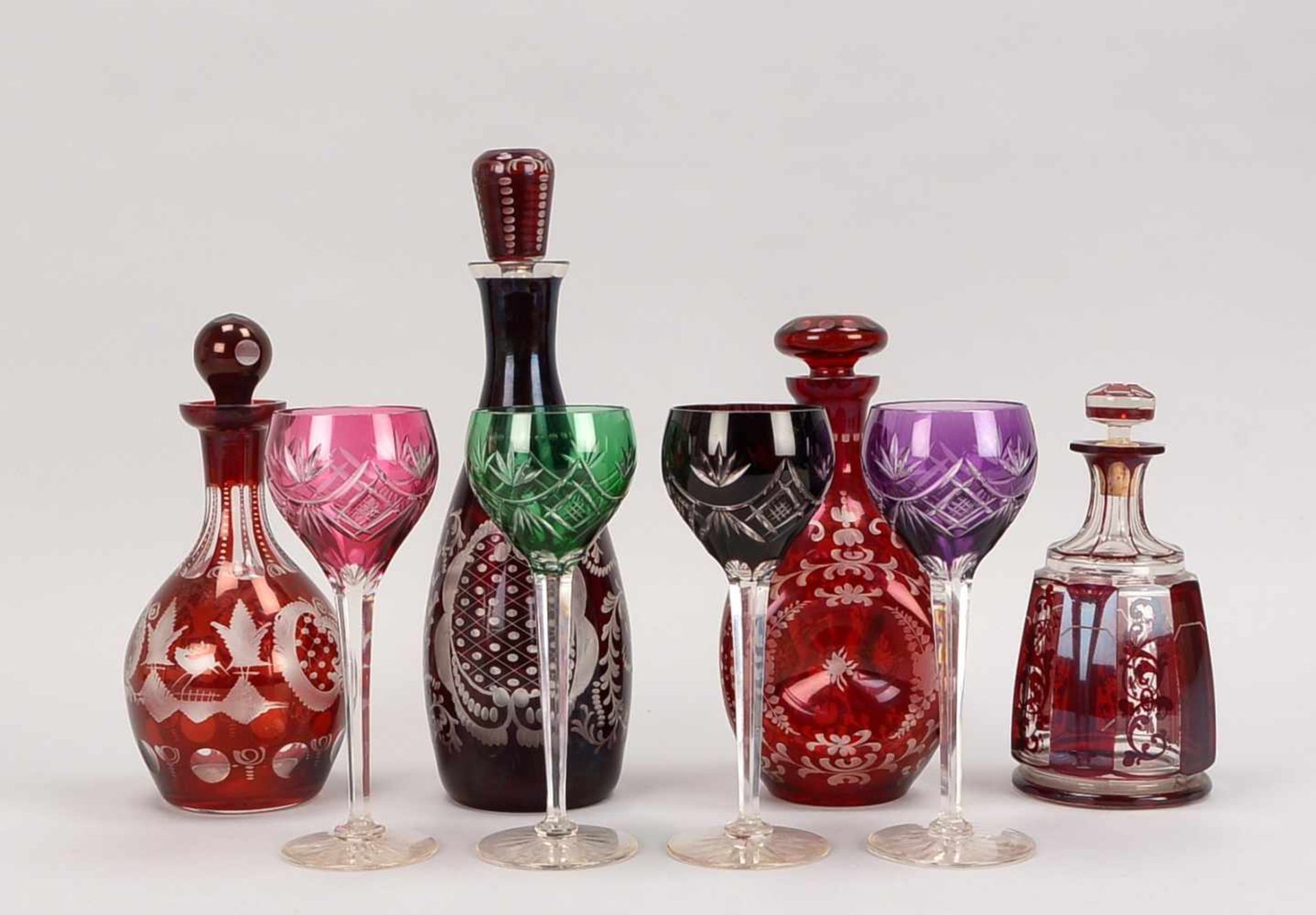Burgunderglas-Lot (aus Glas-Sammlung), 8 Teile: 4x Karaffen und 4x Weinrömer