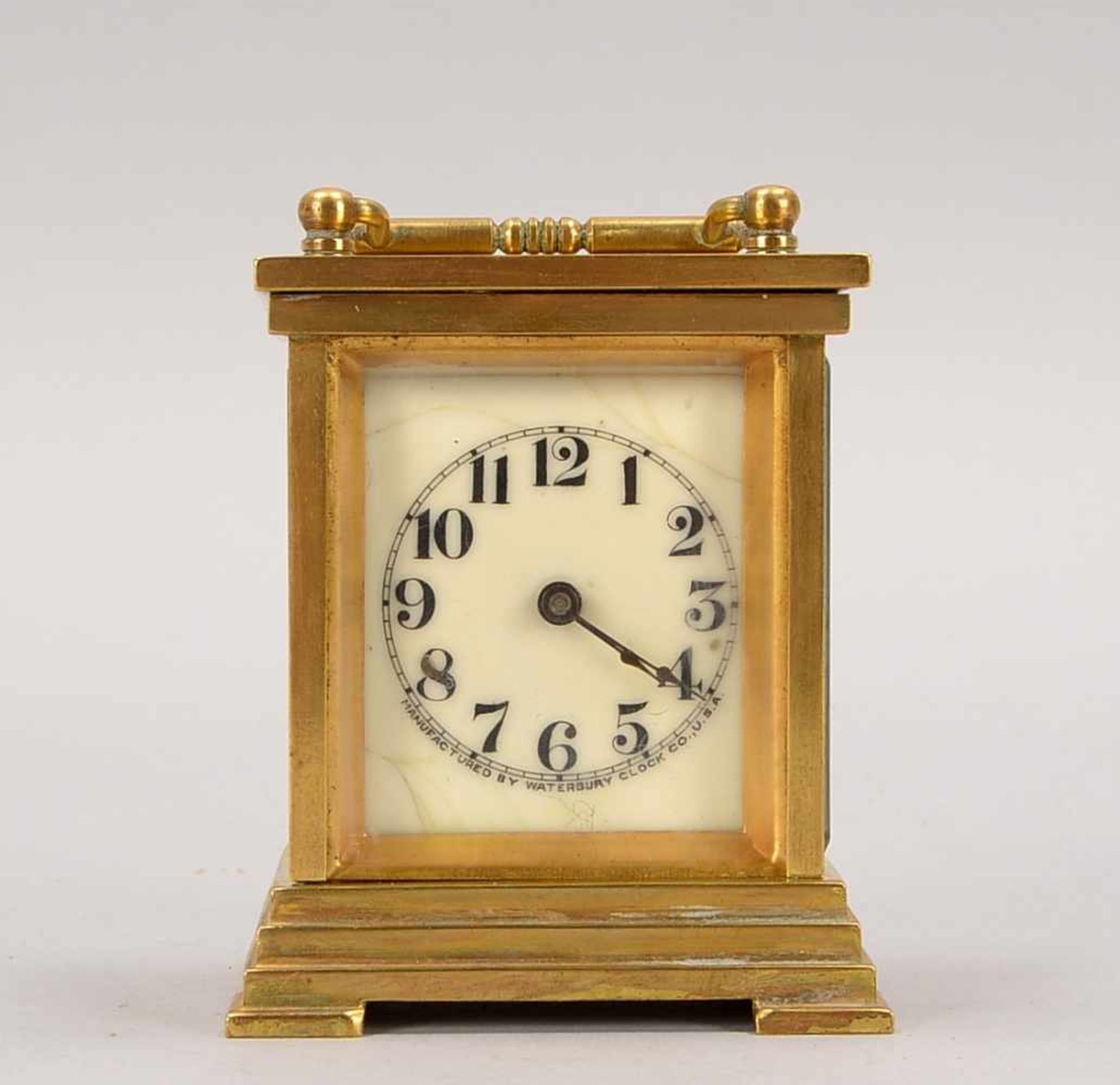 Tischuhr, 'Waterbury Clock Co.', USA, Messing-Gehäuse 2-seitig verglast/Glas mit Facettenschliff, - Bild 2 aus 3