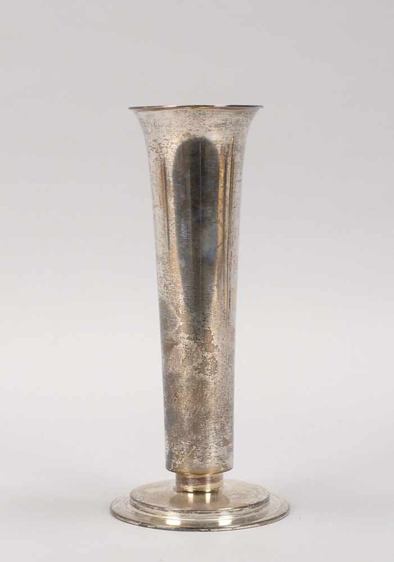 Vase, Art déco, 835 Silber, gemarkt 'Krone und Halbmond' und 'Adler'/Stadtmarke, am Boden datiert '