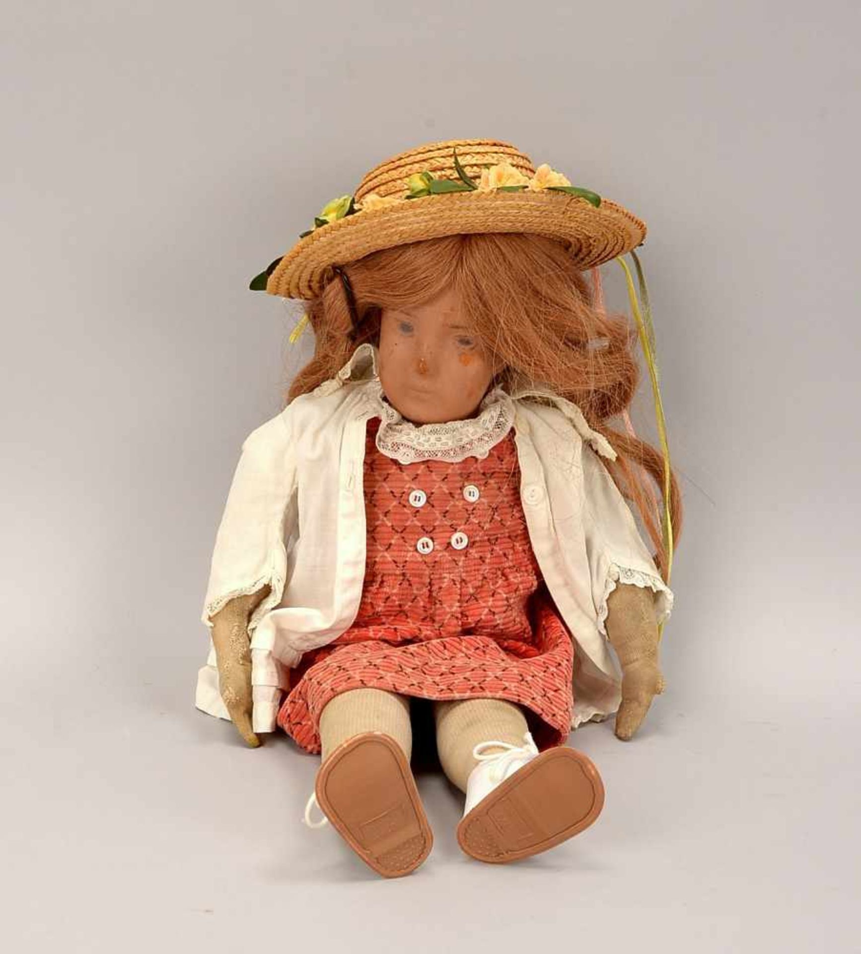 Puppe, ca. 1930er Jahre, Serie 'Ilsebill', mit original Kleidung/Hut und Schuhe später ersetzt,