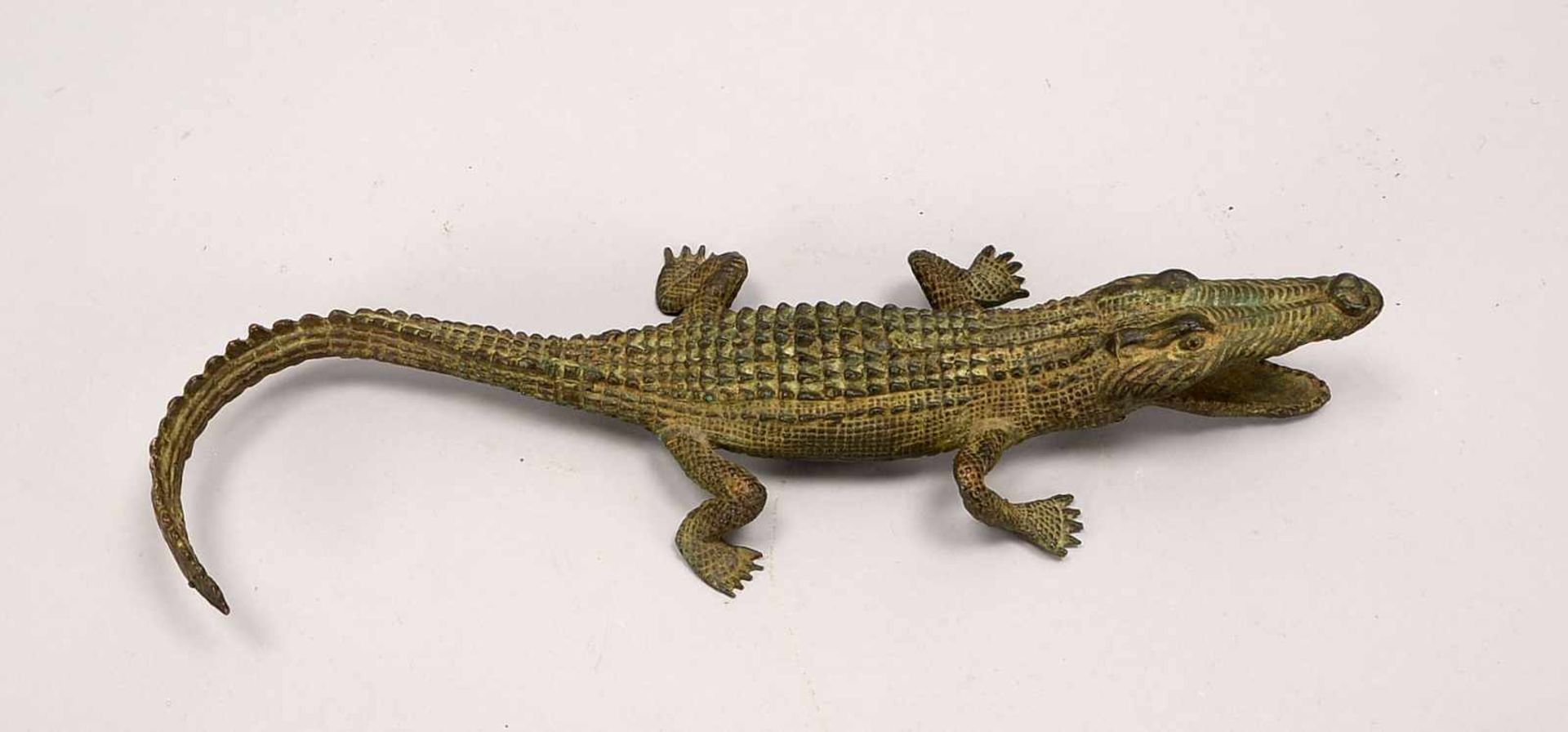 Tierskulptur (wohl alt), 'Krokodil', Messing/grün patiniert; Länge 34 cm - Bild 2 aus 2