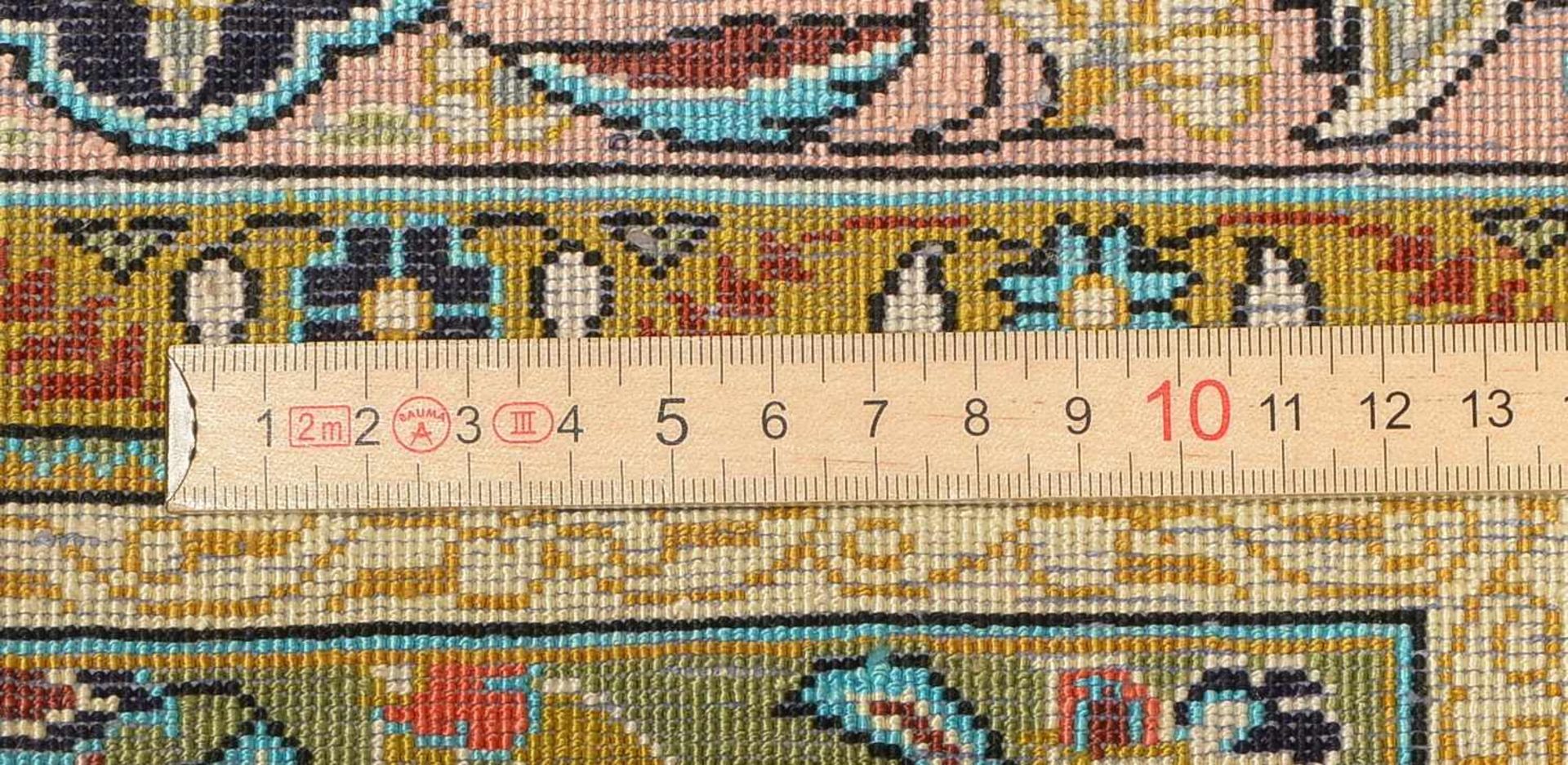 Ghom-Orientteppich, Seide auf Seide geknüpft, einwandfreier Florzustand, sauber; Maße 160 x 110 cm - Bild 2 aus 2