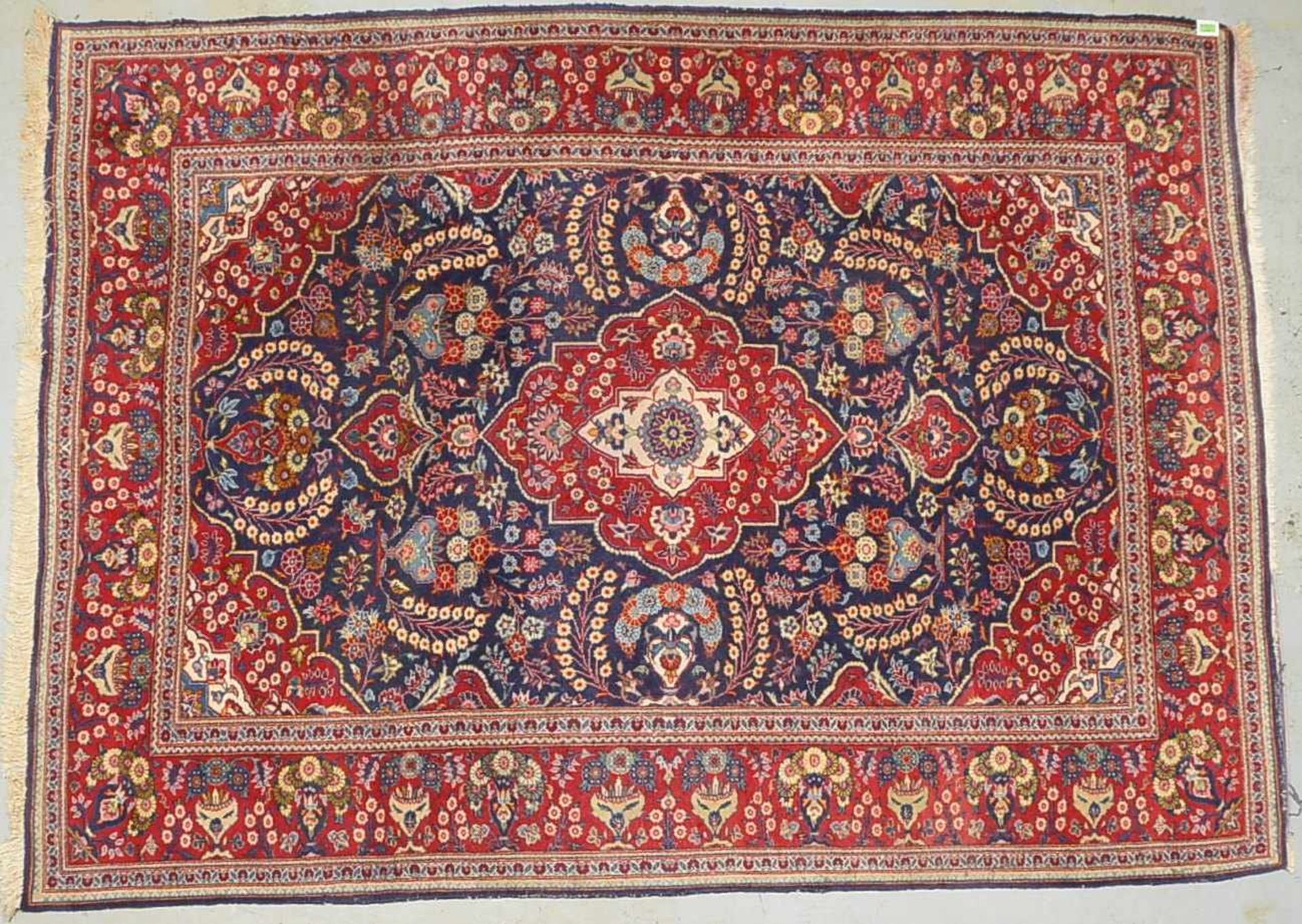 Indo Keshan-Orientteppich, feste Knüpfung, Flor in Ordnung; Maße 276 x 202 cm (1x Schmalseite