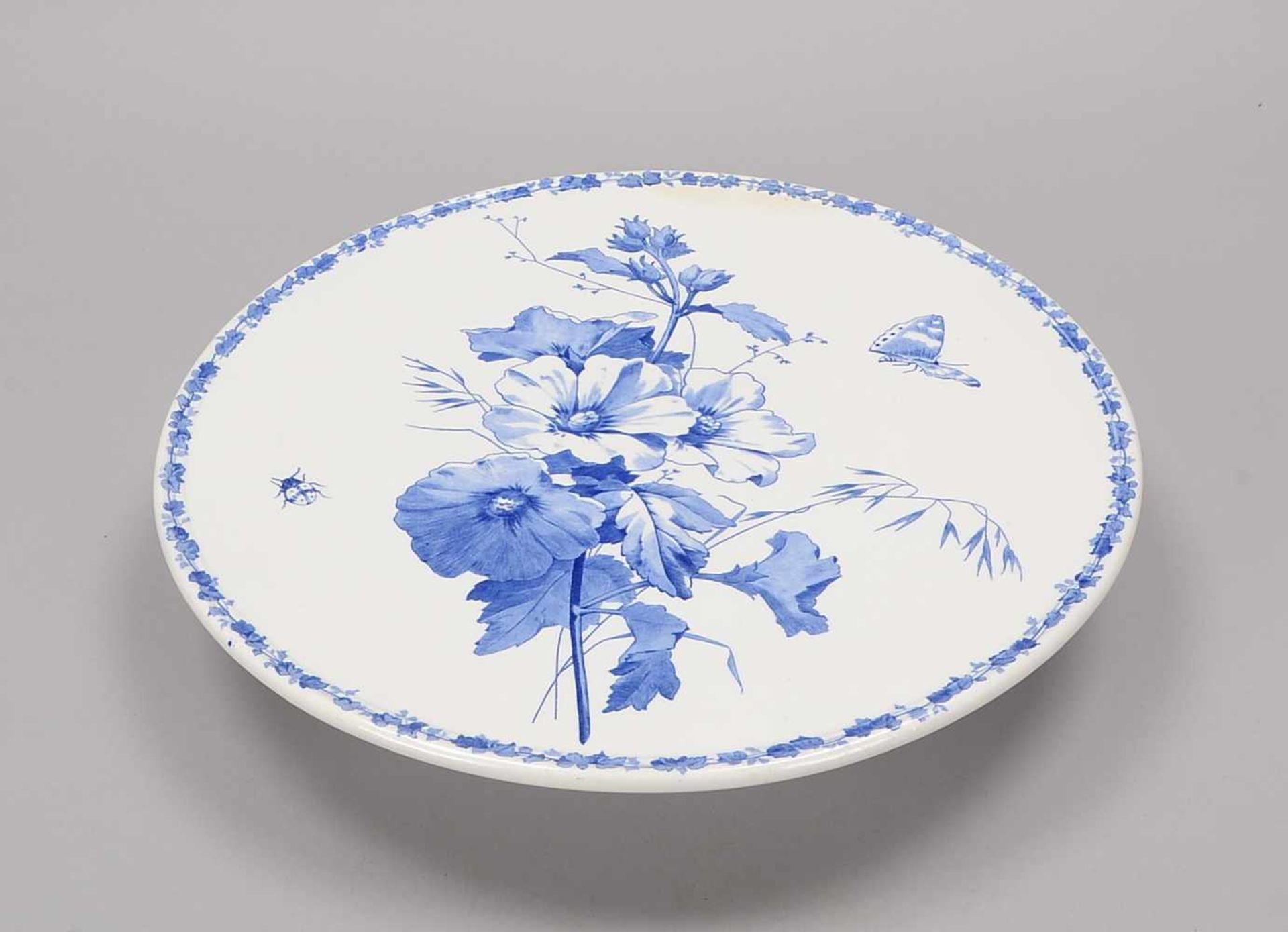 Villeroy & Boch (um 1900), Tortenplatte auf Stand, mit Blütendekor; Höhe 7 cm, Durchmesser 36,5 cm - Bild 2 aus 3