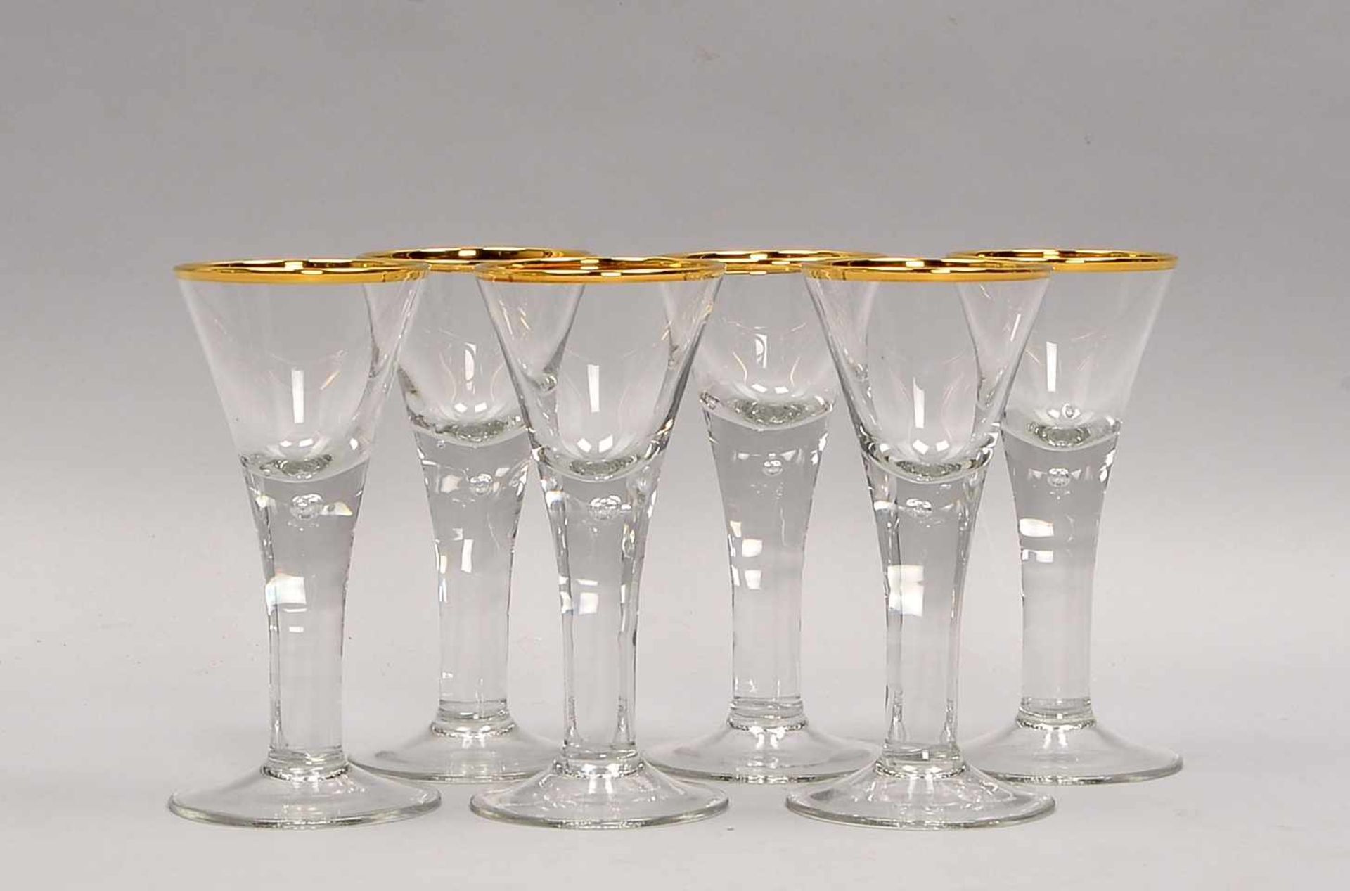 Satz Martini-Gläser, barocke Form/in Lauensteiner Manier, mit eingestochenen Luftblasen und