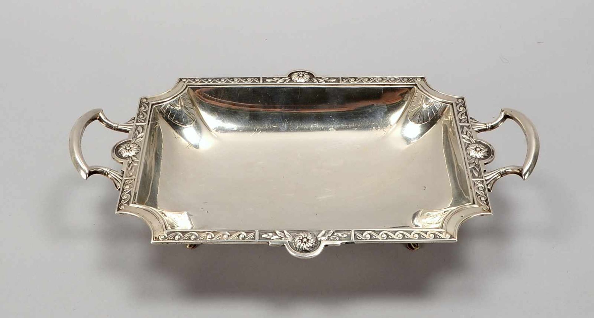 Tischschale, um 1900, 800 Silber, 2x seitliche Handhaben, Schale mit reich verziertem Rahmen, auf 4x - Bild 2 aus 2