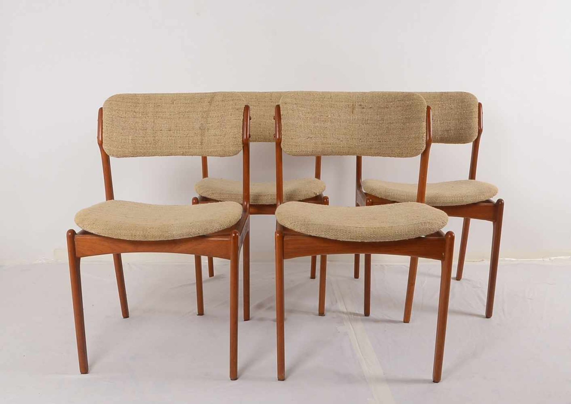 Satz Stühle, Dänemark, Teakholz, mit beigefarbenem Polsterstoff; Höhe 80 cm, Breite 48 cm, - Bild 2 aus 2