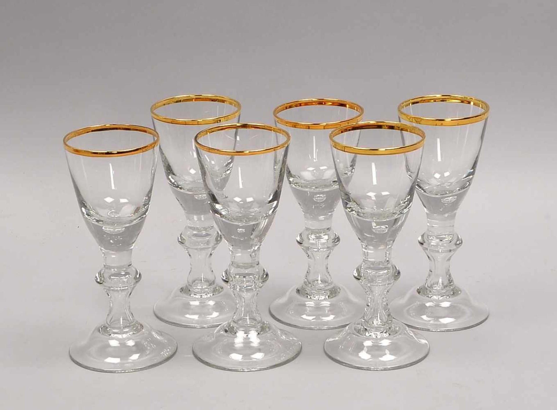 Satz Cherry-Gläser, barocke Form/in Lauensteiner Manier, mit eingestochenen Luftblasen und Goldrand, - Bild 2 aus 2