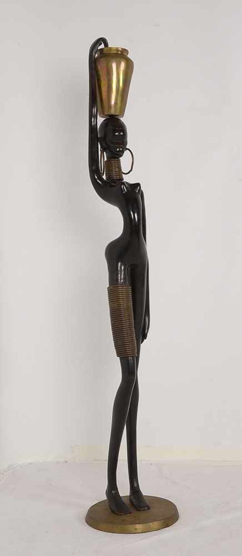 Große Standfigur, Art déco, 'Afrikanerin mit Gefäß auf dem Kopf', Messing/Bronzeguss, Figur - Bild 2 aus 2