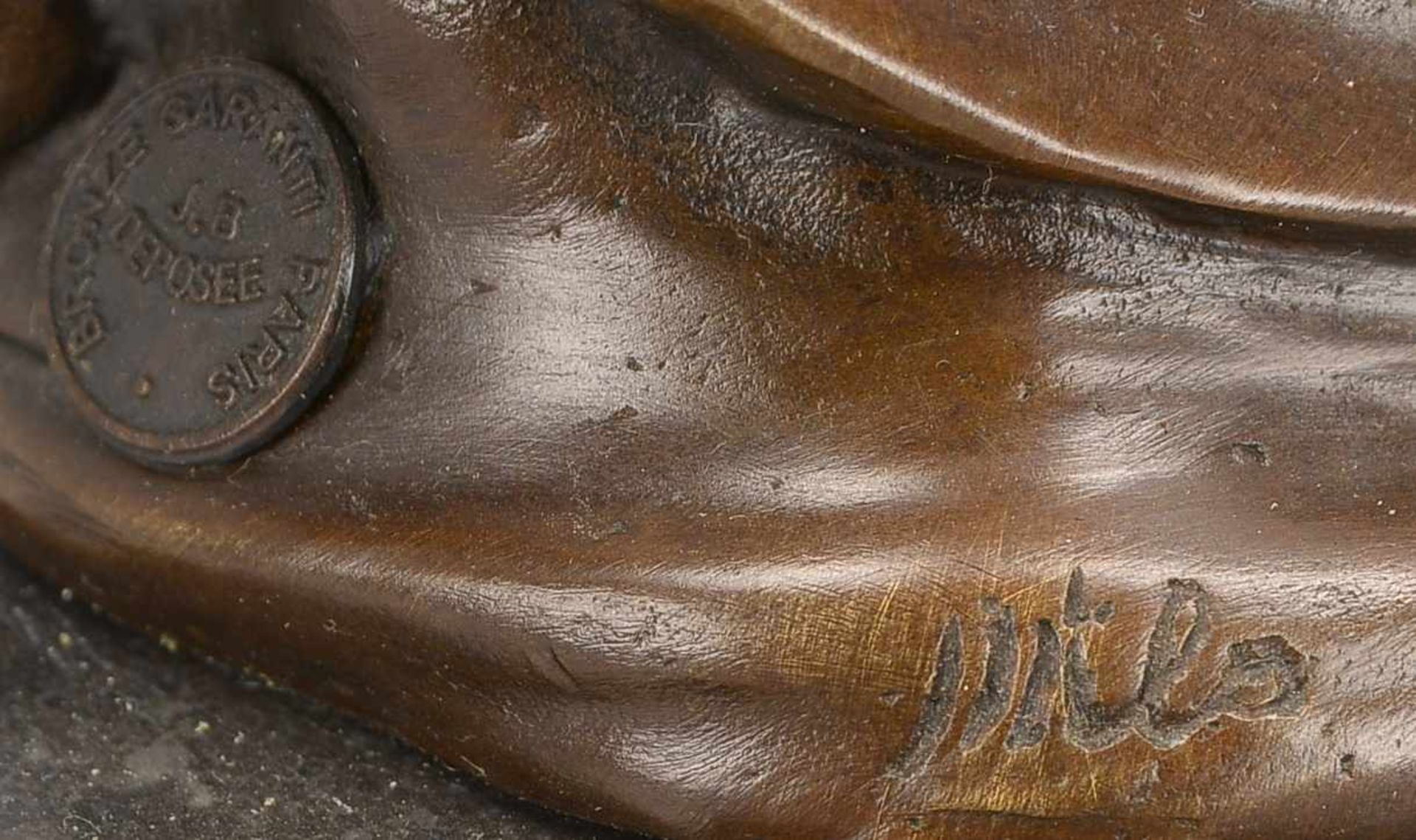 Figürlicher Kerzenleuchter/Bronzefigur, 'Grazie im Pflanzenkleid' (Figur dargestellt in fließendem - Bild 2 aus 2