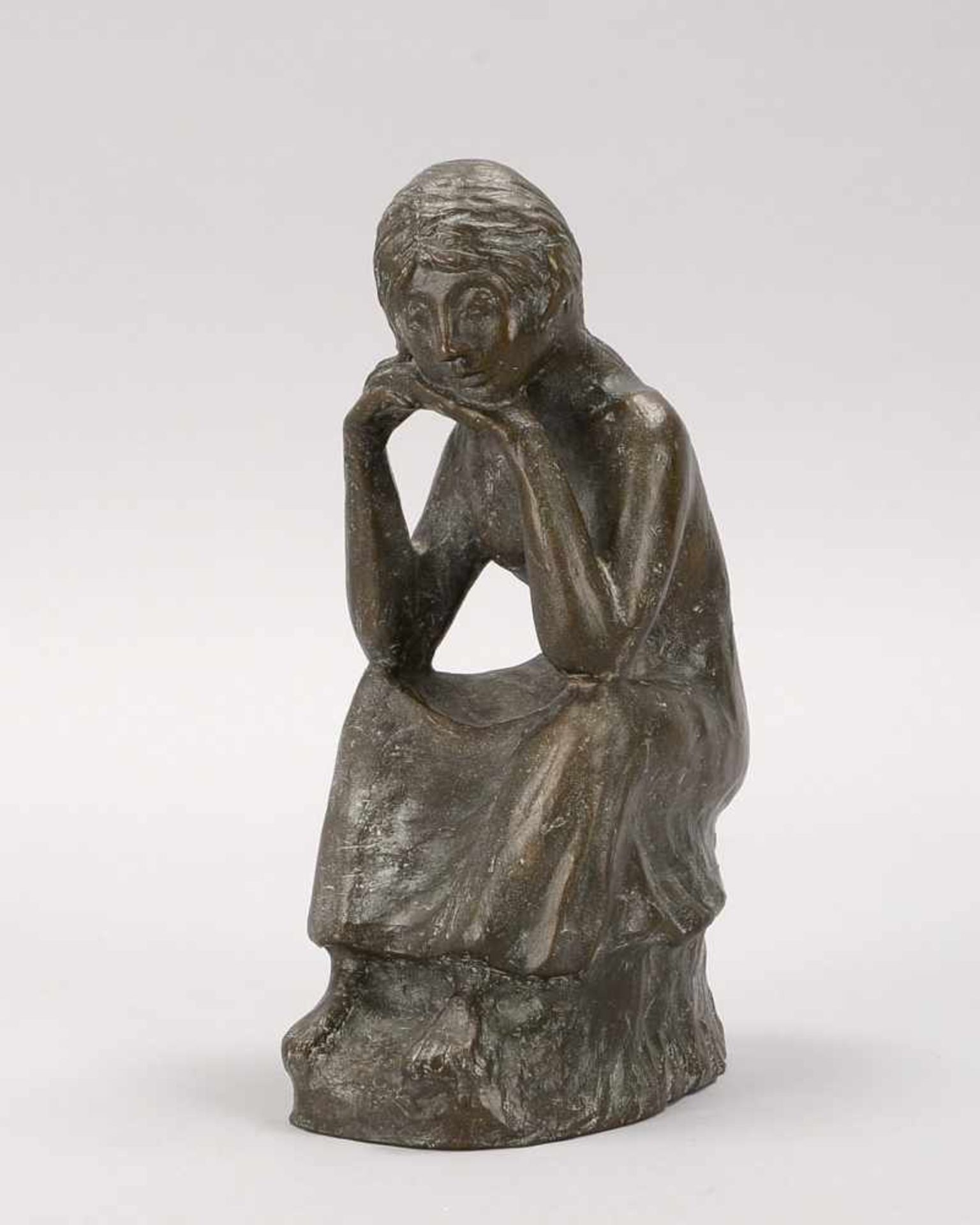 Bronzeskulptur, 'Käthe Kollwitz' (dargestellt in sitzender Pose), Guss nach Ernst Barlach,