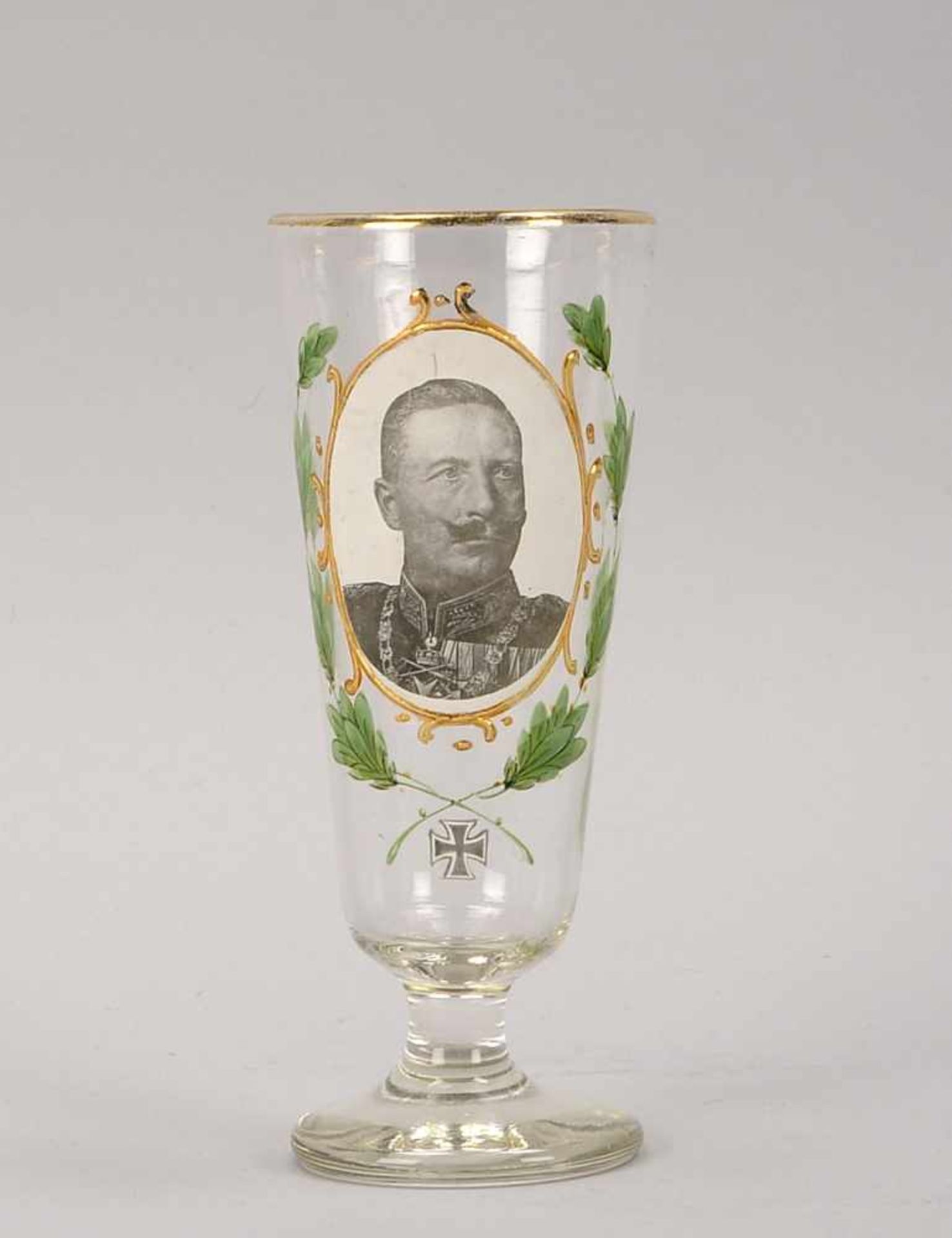 Glas, alt, mit Kaiser Wilhelm-Motiv; Höhe 18,5 cm