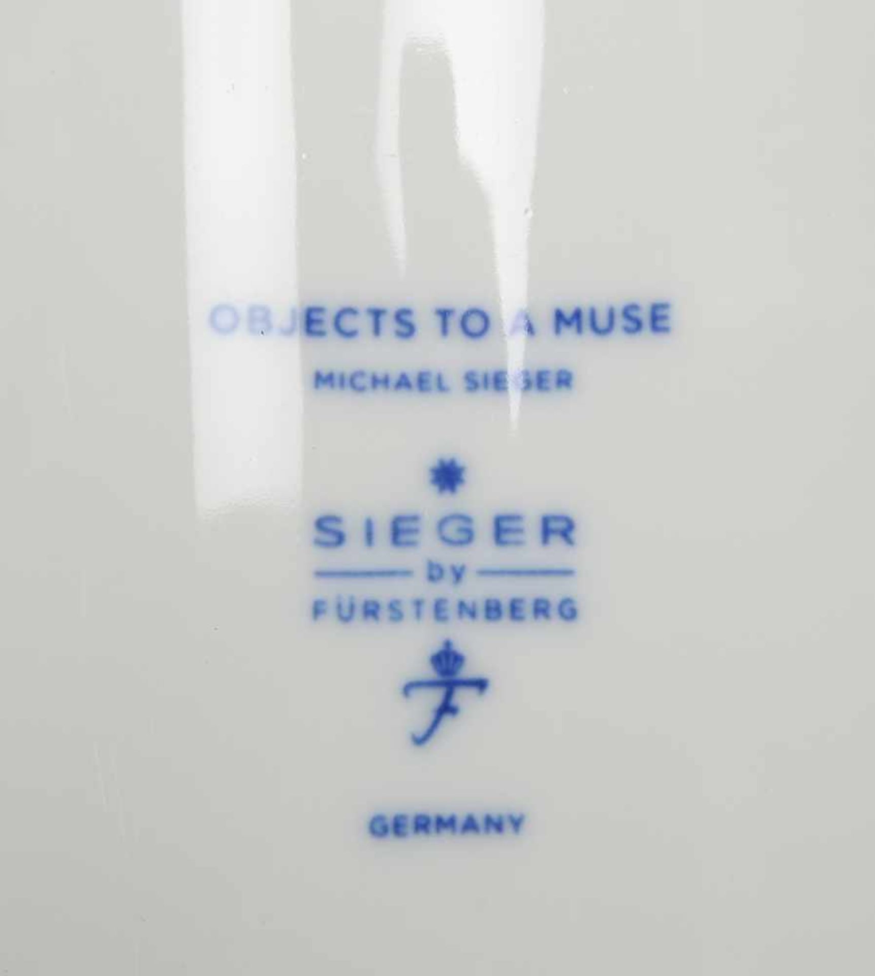 Fürstenberg/'Sieger by Fürstenberg', Vasen-Konvolut, 4 Stück: 'Objects to a Muse', jeweils mit - Bild 2 aus 2