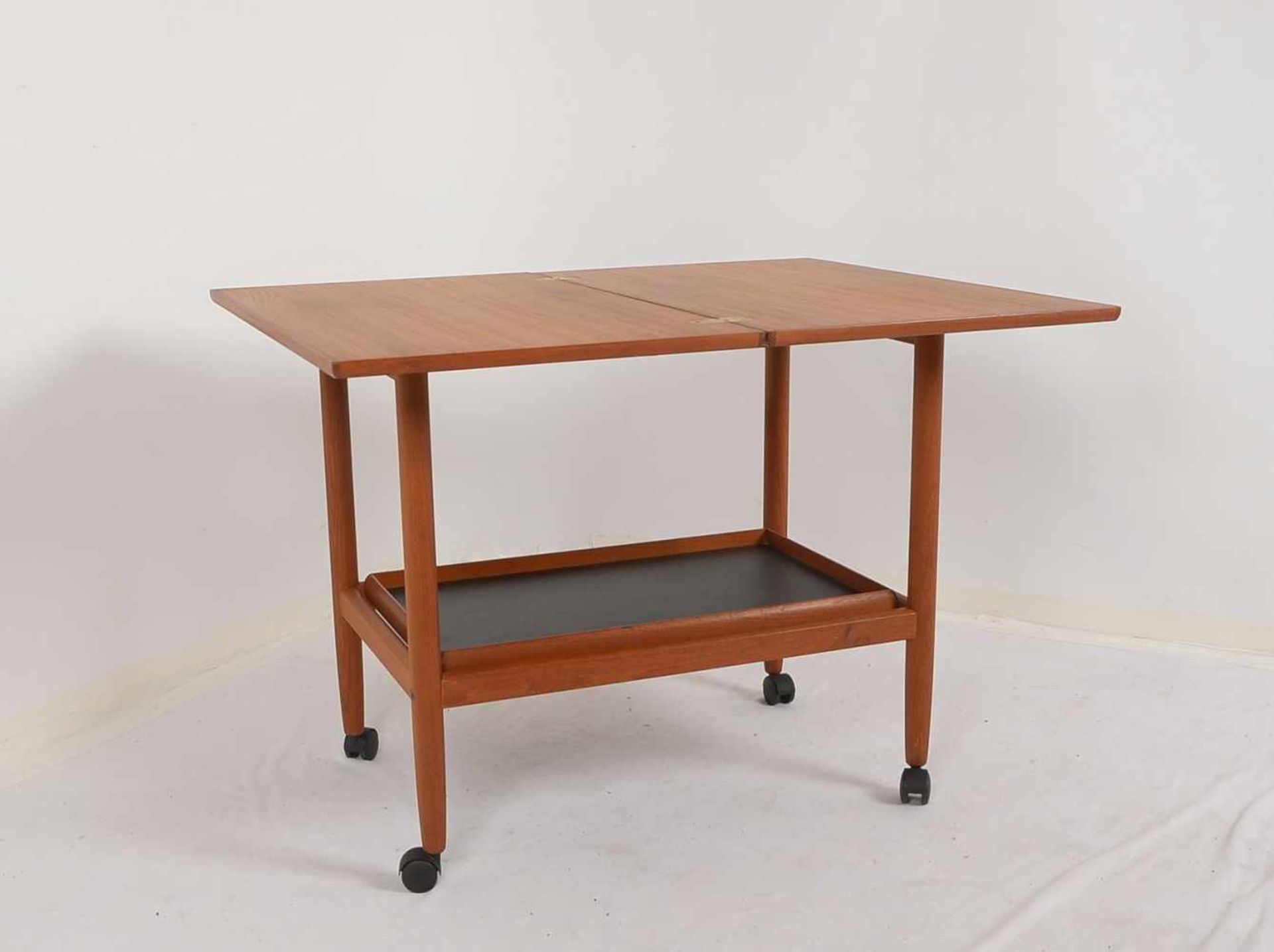 Spieltisch, Dänemark, Teak, Deckplatte ausklappbar/drehbar, untere Ebene als Tablett - Bild 3 aus 3