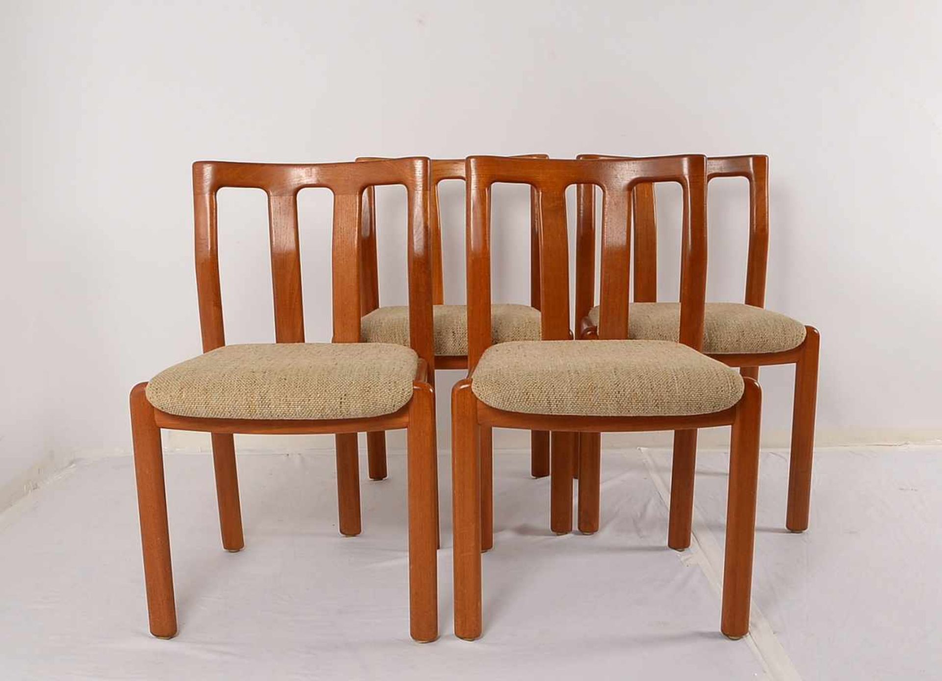 Dyrlund, Satz Stühle, Teakholz, gepolstert, 4 Stück; Höhe 80 cm, Breite 50 cm, Sitzhöhe 42 cm - Bild 2 aus 2