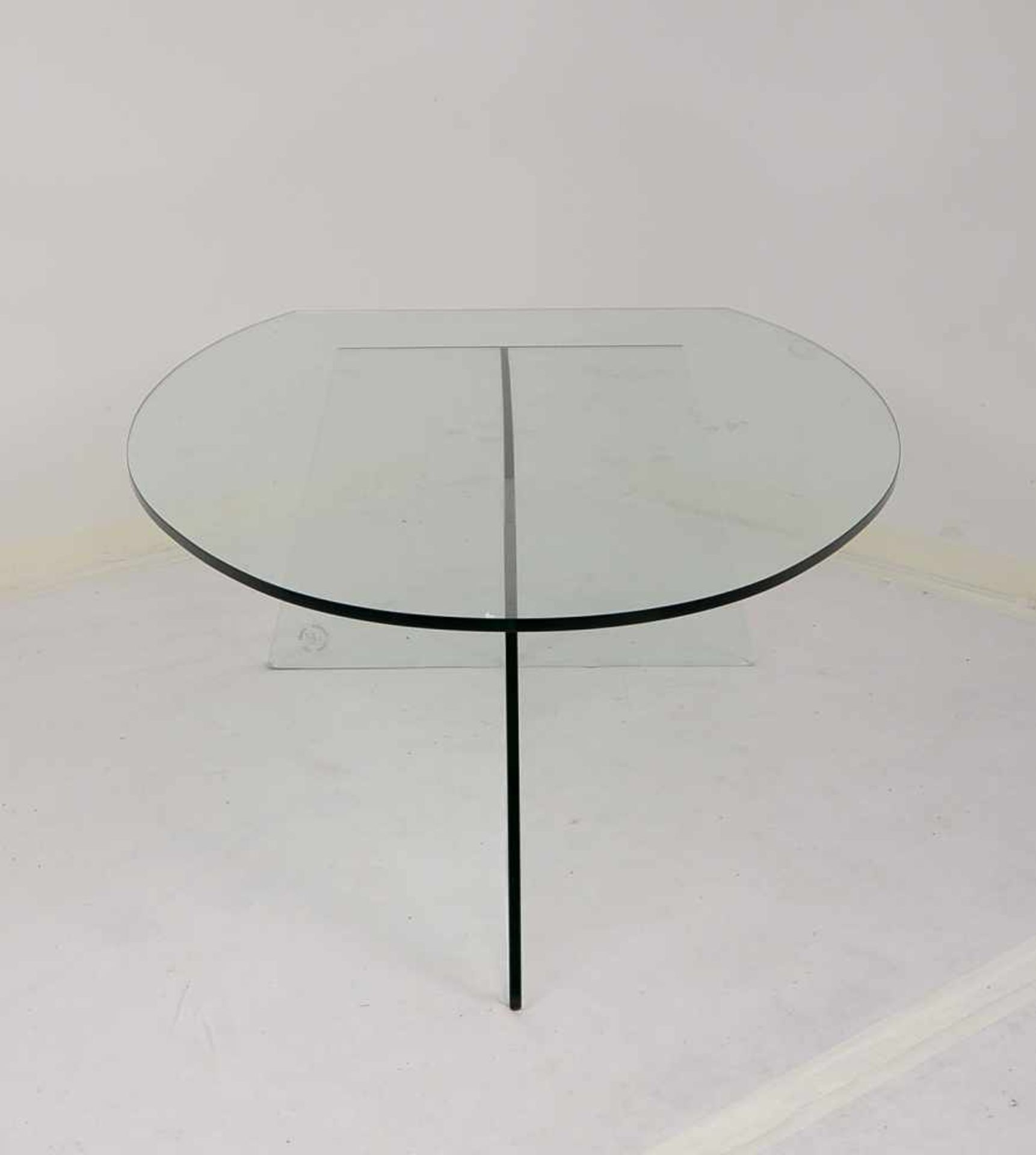 Designer-Glastisch, geharktes Glas, Tisch in Form eines stilisierten Fischs; Höhe 40 cm, Breite - Bild 2 aus 2