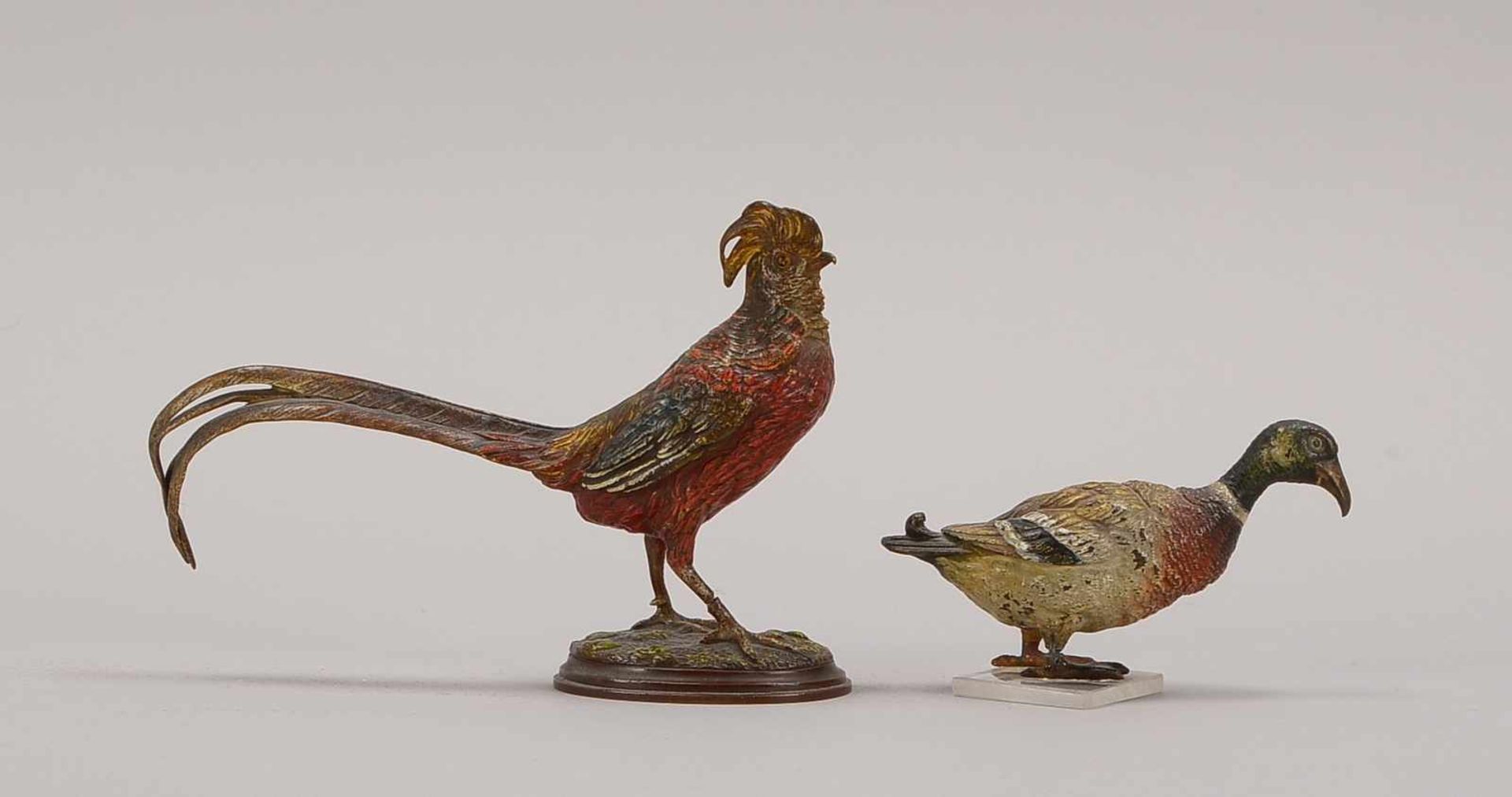 2 Wiener Bronzen, vollplastische Tierfiguren, jeweils polychrom gefasst: 1x 'Fasan', Maße 10,5 x
