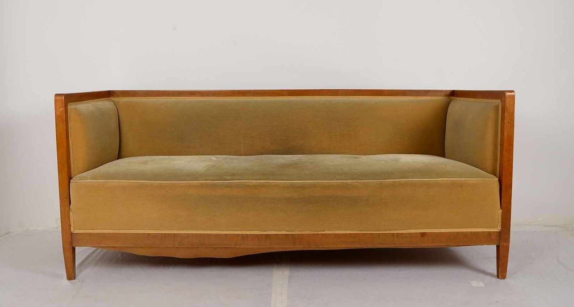 Sofa/Zweisitzer, Art déco (vermutlich Wien), Birkenfurnier, gepolsterter Samtbezug; Maße 80 x 188 - Bild 2 aus 2