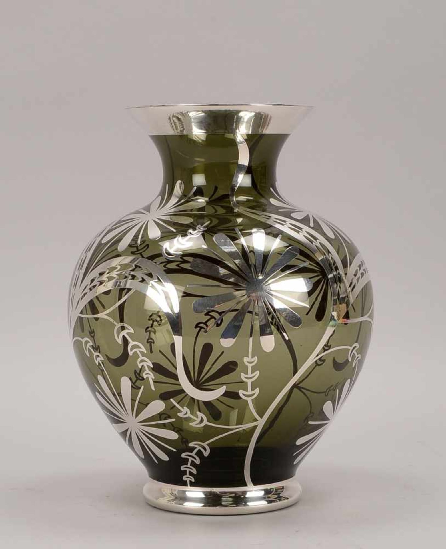 Große Tischvase, transparentes Rauchglas, mit feinem Silver Overlay; Höhe 30 cm