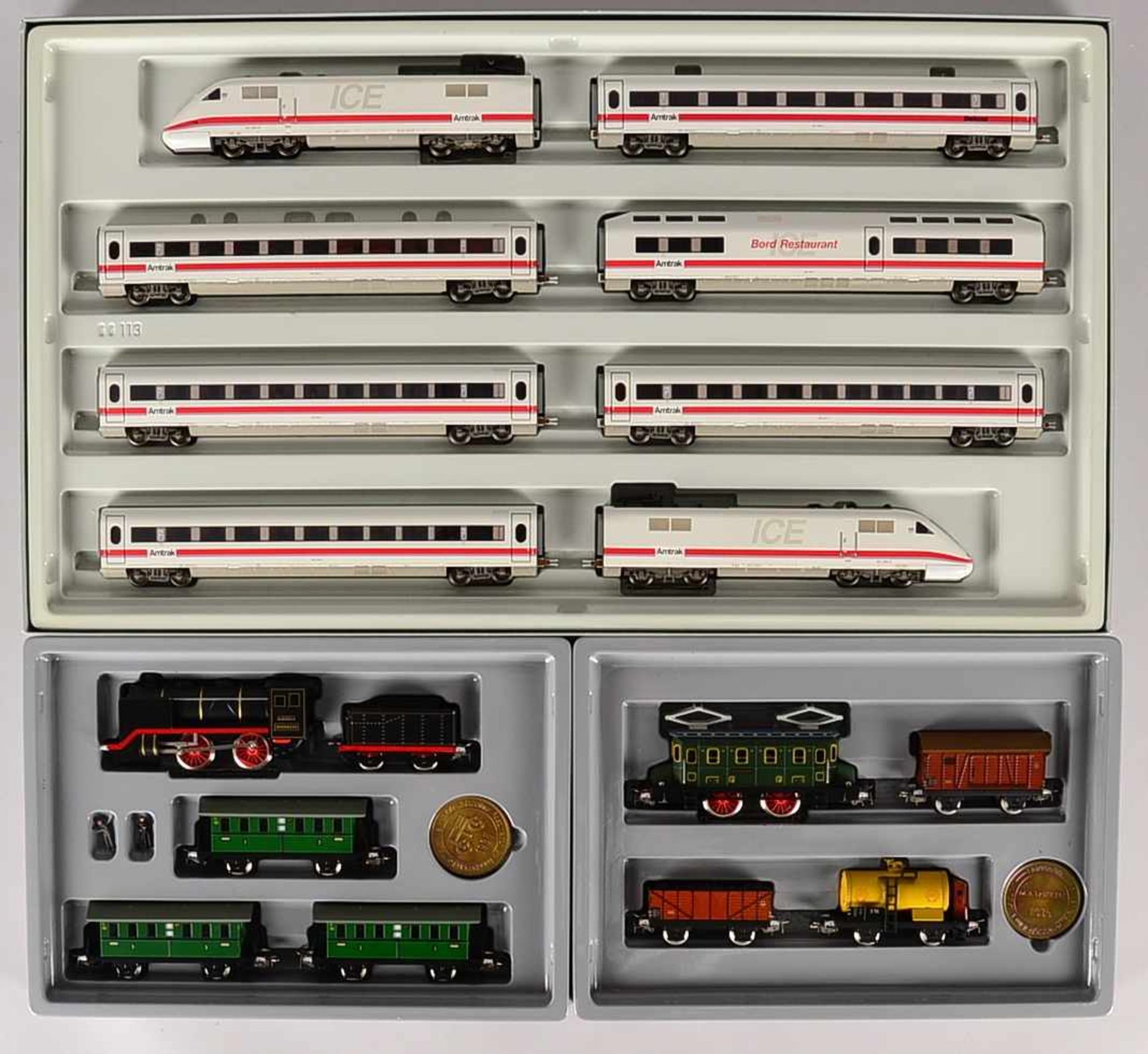 Modelleisenbahnen, Märklin, Spur H0, 2 Sets: 1x Märklin digital '3700' - 'ICE Amtrak', und 1x