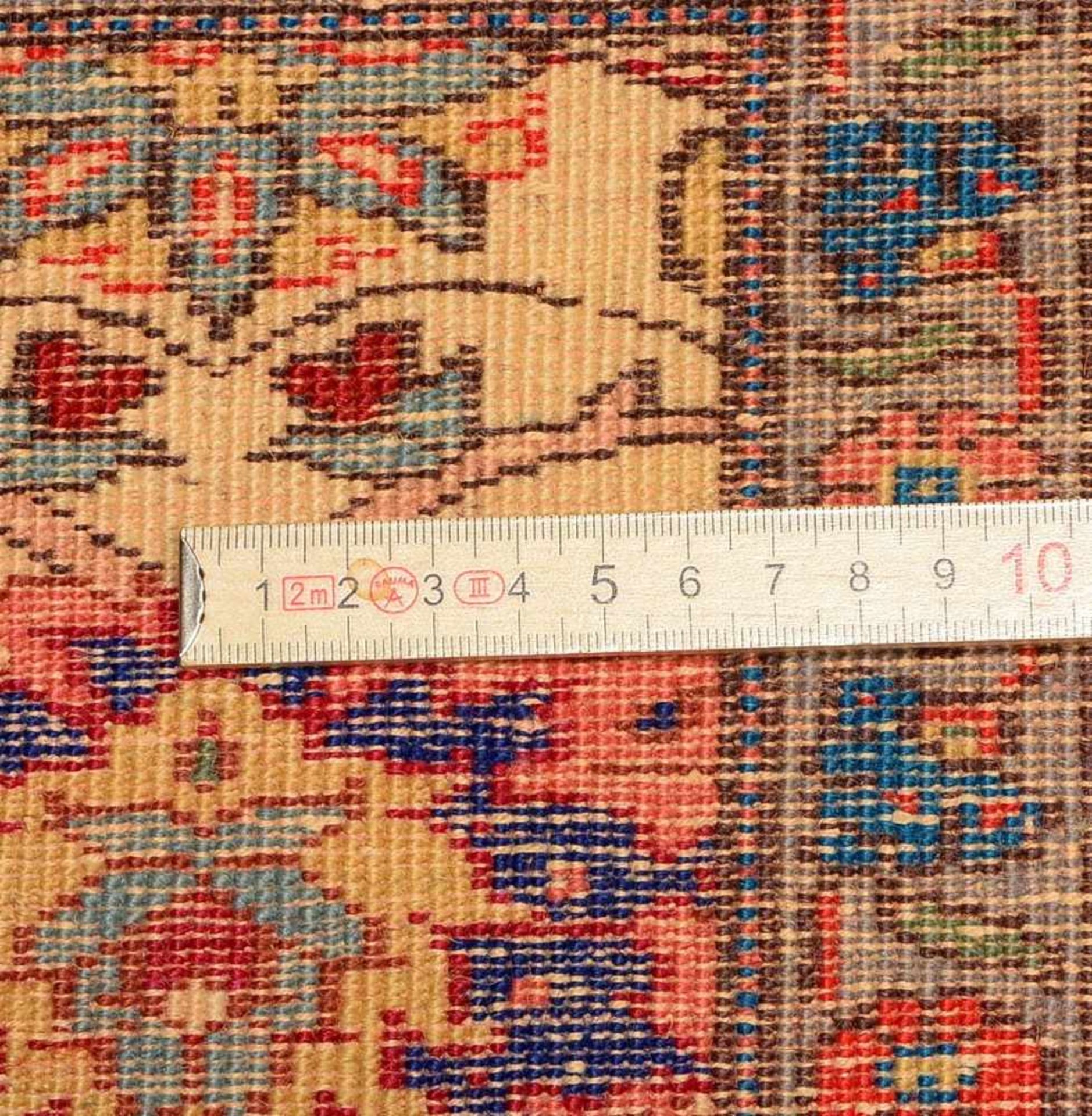 Kayseri-Orientteppich, antik/um 1920, hellgrundiger durchgemusterter Fond; Maße 294 x 196 cm - Bild 2 aus 3