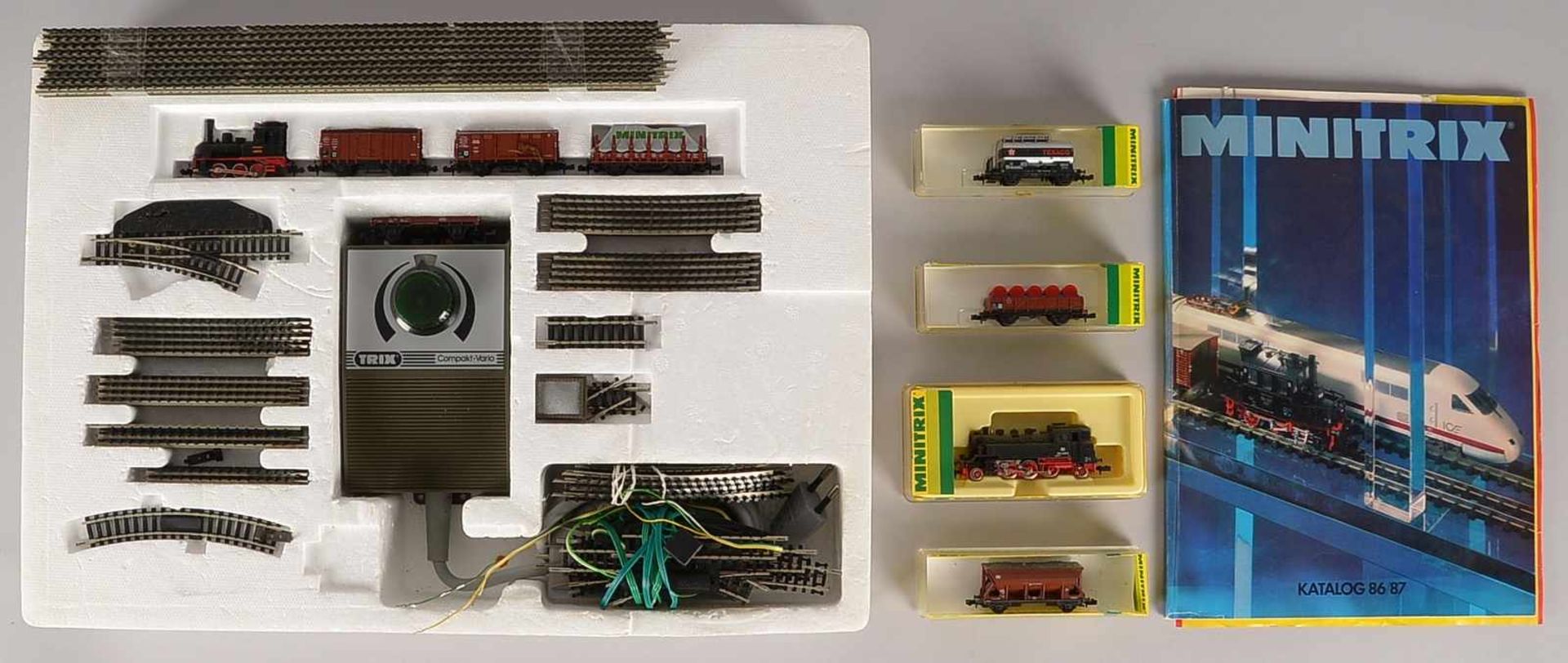 Modelleisenbahn-Set, Minitrix, 'Set zum Anfangen', Spur N, umfassend: Tenderlok, 3x Güterwagen,