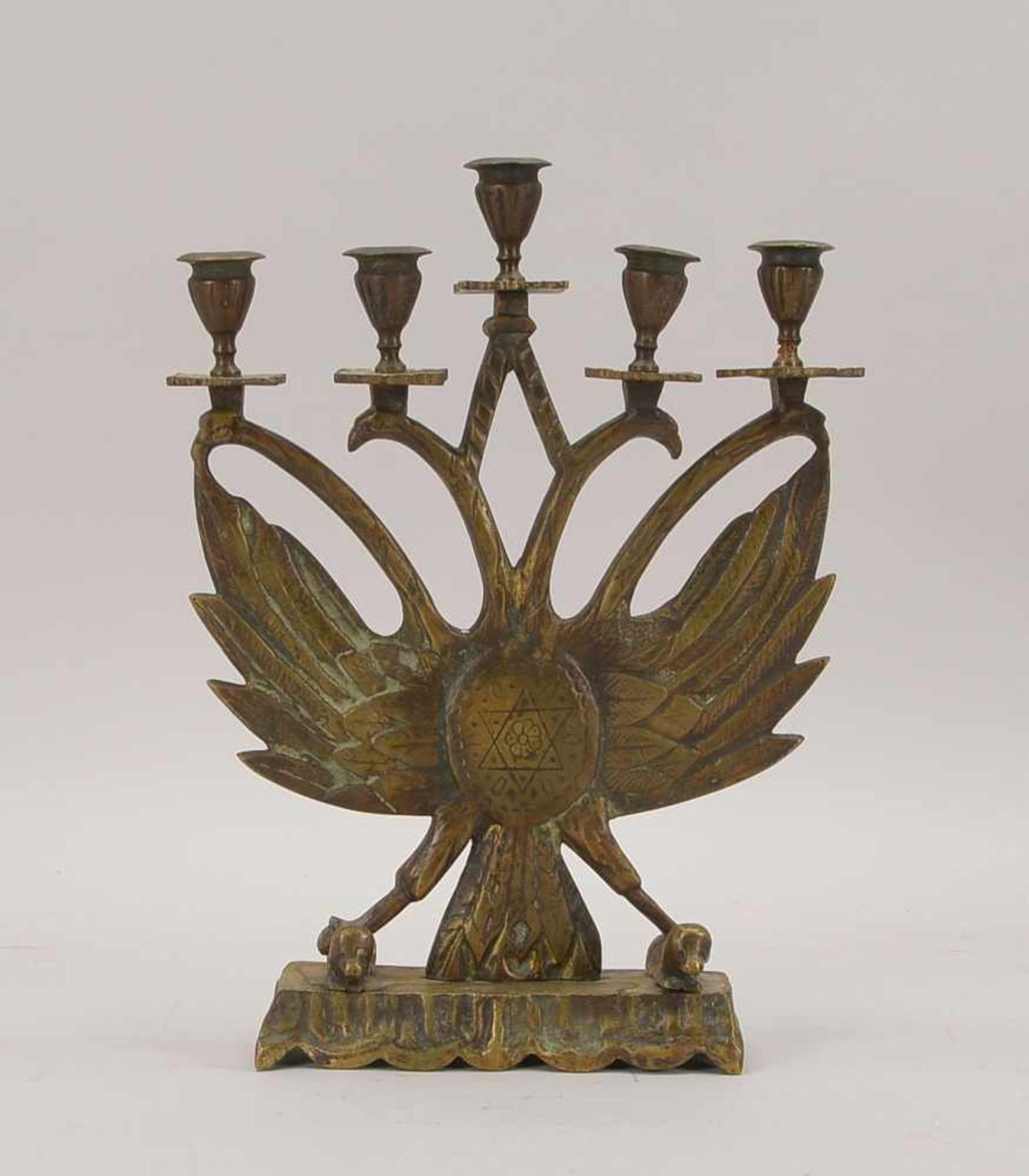 Jüdischer Leuchter, alt, in Gestalt eines stilisierten Doppelkopf-Adlers (dargestellt mit 2x