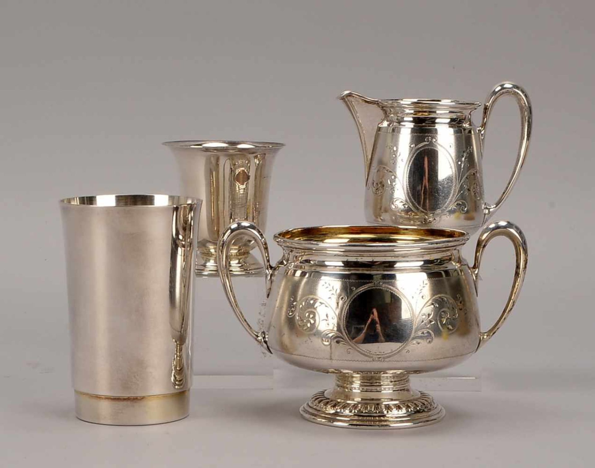 Silber-Konvolut, 4 Teile, verschiedene Manufakturen/davon 2x Koch & Bergfeld: 1 Zuckertopf, Höhe 9,5