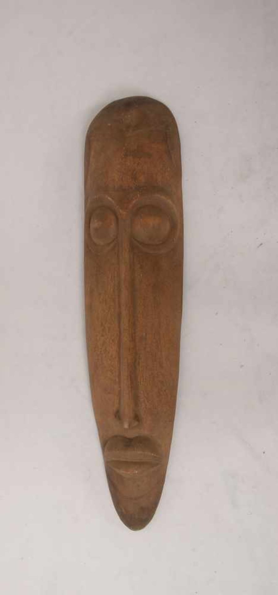 Holzmaske, Afrika, längsovale Form; Höhe 100 cm