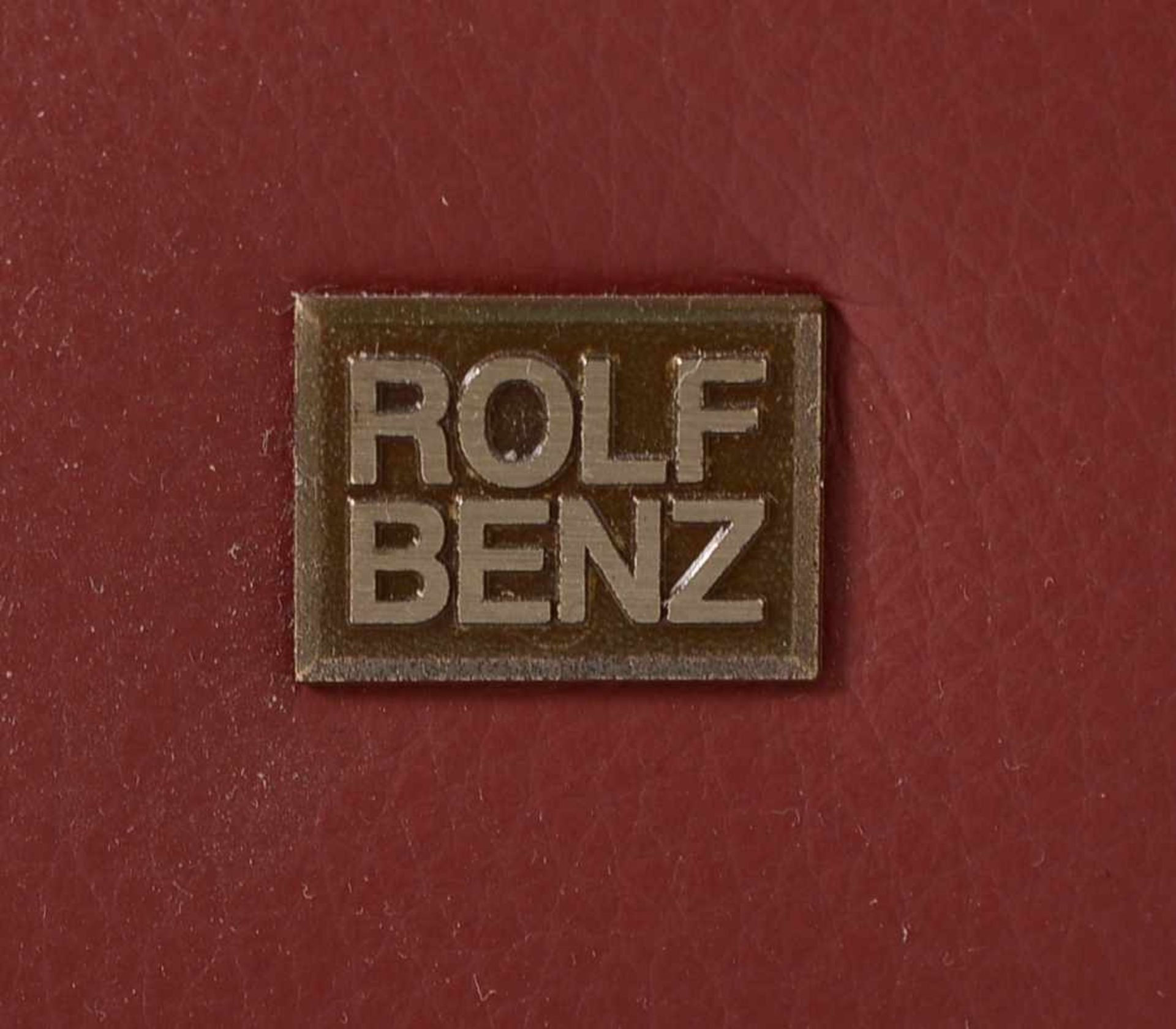 Rolf Benz, Designer-Sofa/Dreisitzer, Modell '322', Bezug weinrotes Echtleder, Korpus auf Chromfüßen, - Bild 4 aus 4
