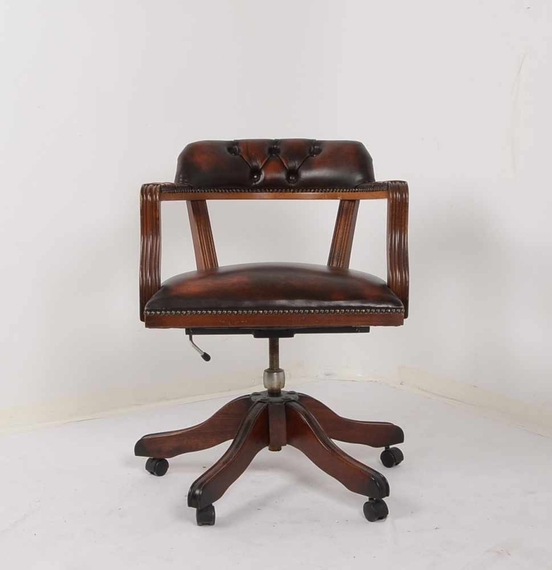 Schreibtischstuhl/'Captain's Chair', Mahagoniholz, mit Lederbezug/gepolstert, Höhen-Dreh-Verstellung
