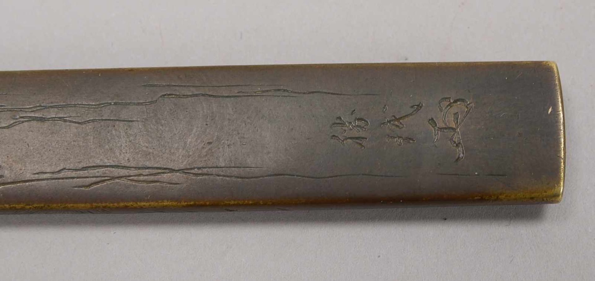 Kazuka (um die Jahrhundertwende zum Obstmesser umgearbeitet), Japan, antik, im Motiv mit feinen - Bild 2 aus 2