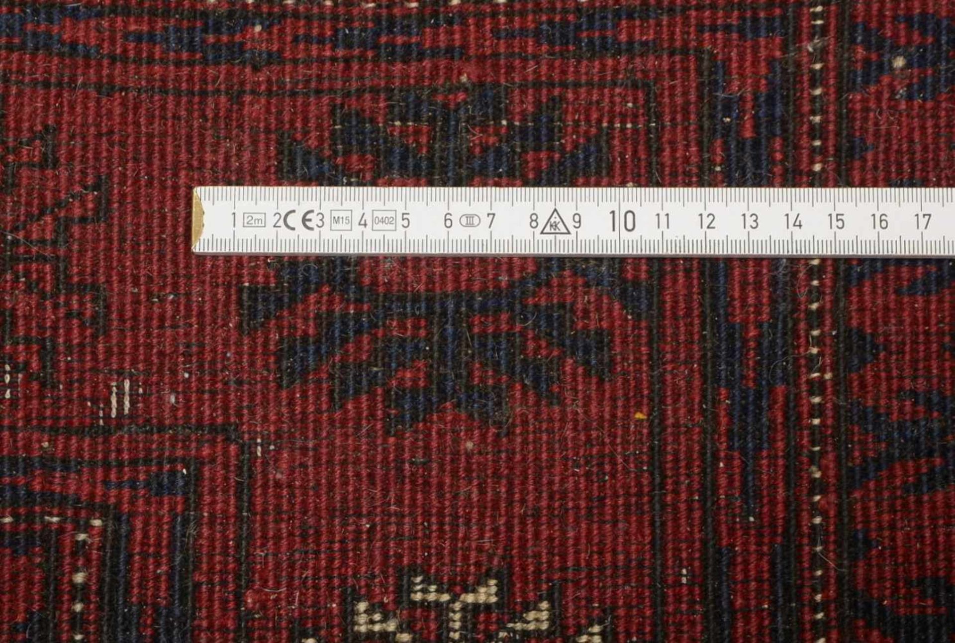 Afghanische Orientbrücke, feste Knüpfung, hochflorig; Maße 235 x 112 cm - Bild 2 aus 2