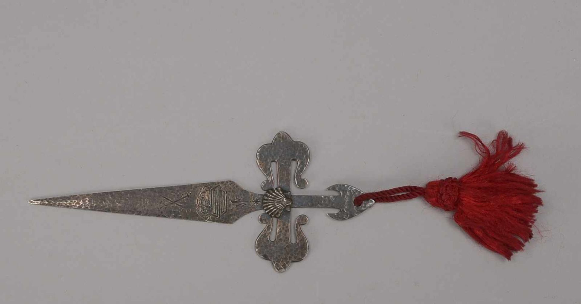 Judaica: Brieföffner(?), Silber (geprüft), Hammerschlag-Optik, mehrfach punziert ('Davidstern', '